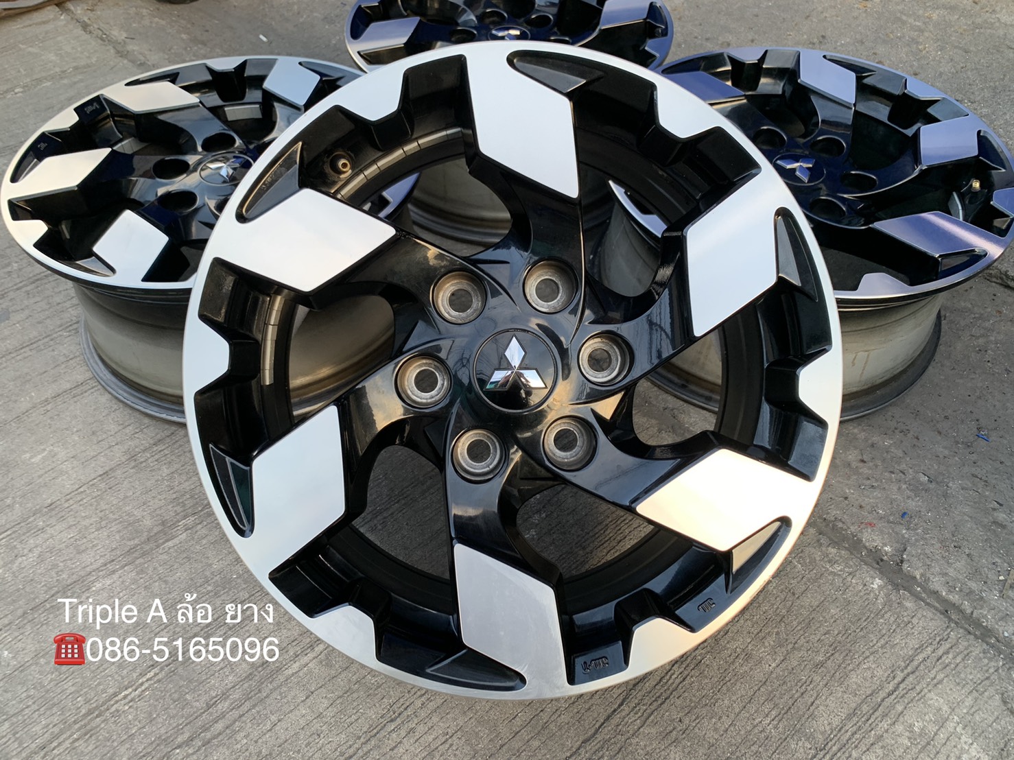 ล้อแม็ก 6รู139 Mitsu Triton ขอบ 17 ดำหน้าเงา ล้อแม็ก 6รู139 Mitsu Triton ขอบ 17 ดำหน้าเงา