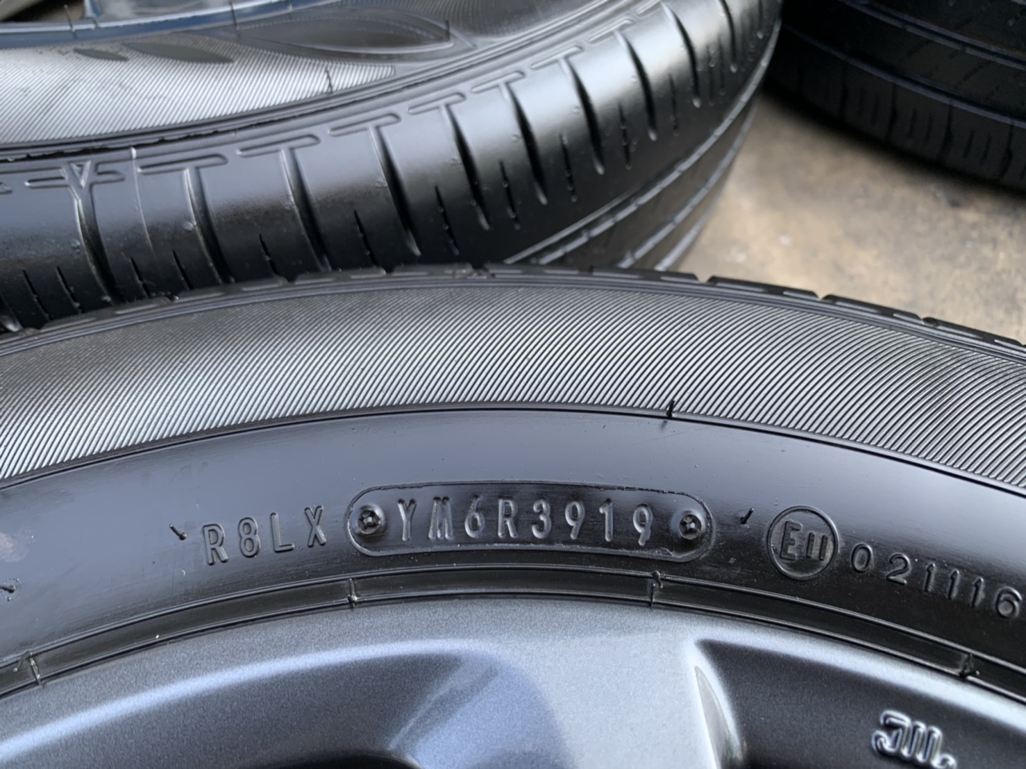 ล้อแม็ก Mazda 2 Skyactiv ขอบ 15 สีดำ มิดไนท์ พร้อมยาง 185-65-15 Dunlop ปลายปี 19 สภาพน้องๆป้ายแดง ล้อแม็ก Mazda 2 Skyactiv ขอบ 15 สีดำ มิดไนท์ พร้อมยาง 185-65-15 Dunlop ปลายปี 19 สภาพน้องๆป้ายแดง