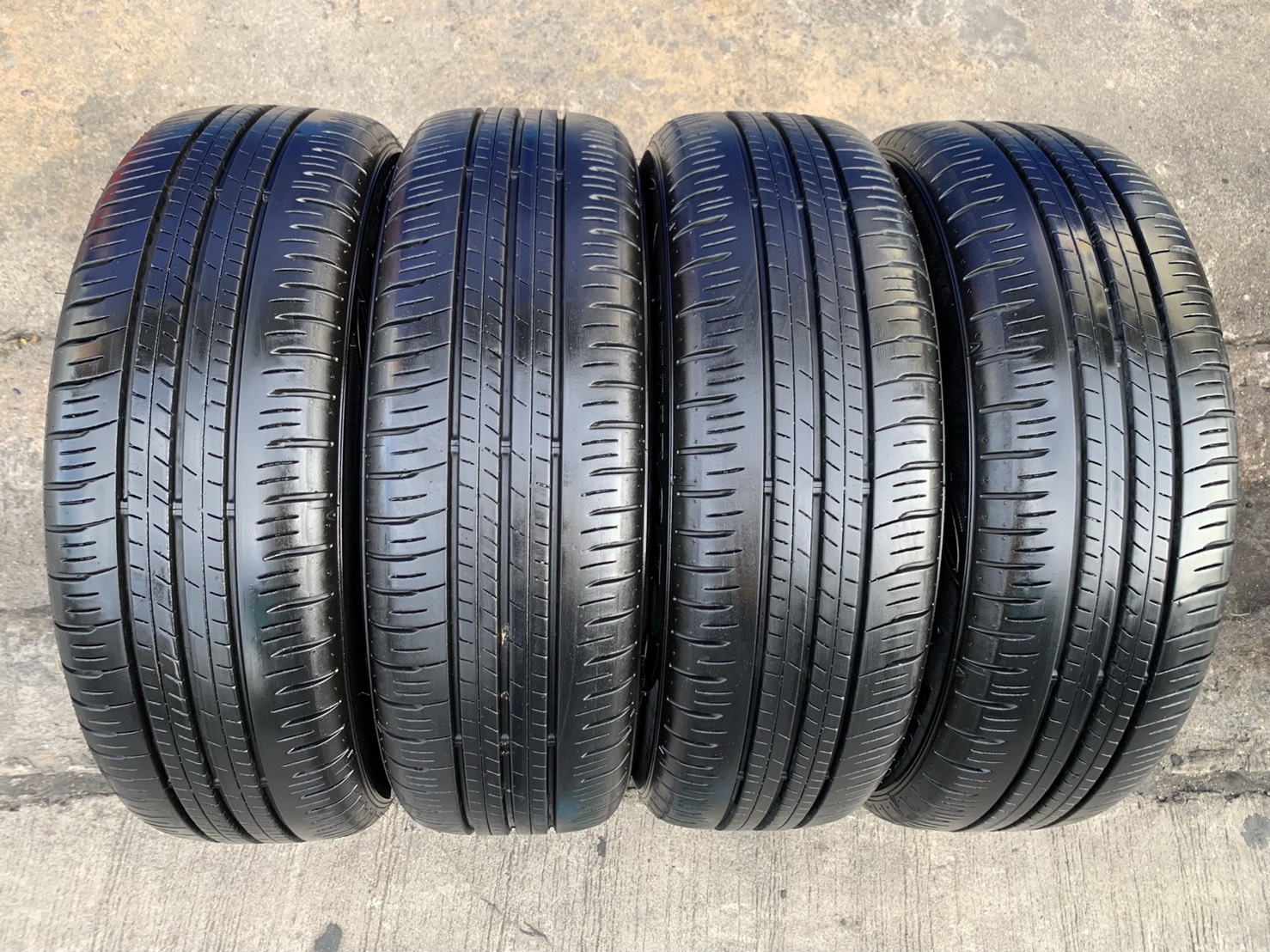 ล้อแม็ก Toyota Yaris Ativ ขอบ 15 พร้อมยาง 185-60-15 Dunlop ปลายปี 18 ล้อแม็ก Toyota Yaris Ativ ขอบ 15 พร้อมยาง 185-60-15 Dunlop ปลายปี 18