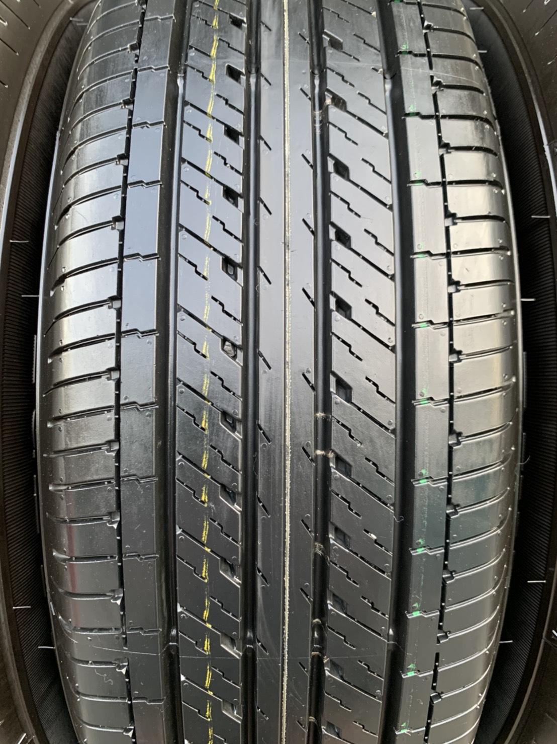 ล้อแม็ก Toyota Revo ขอบ 16 สีเทา พร้อมยางป้ายแดง 215-65-16 Dunlop ปลายปี 20 สวยกริ๊บ
