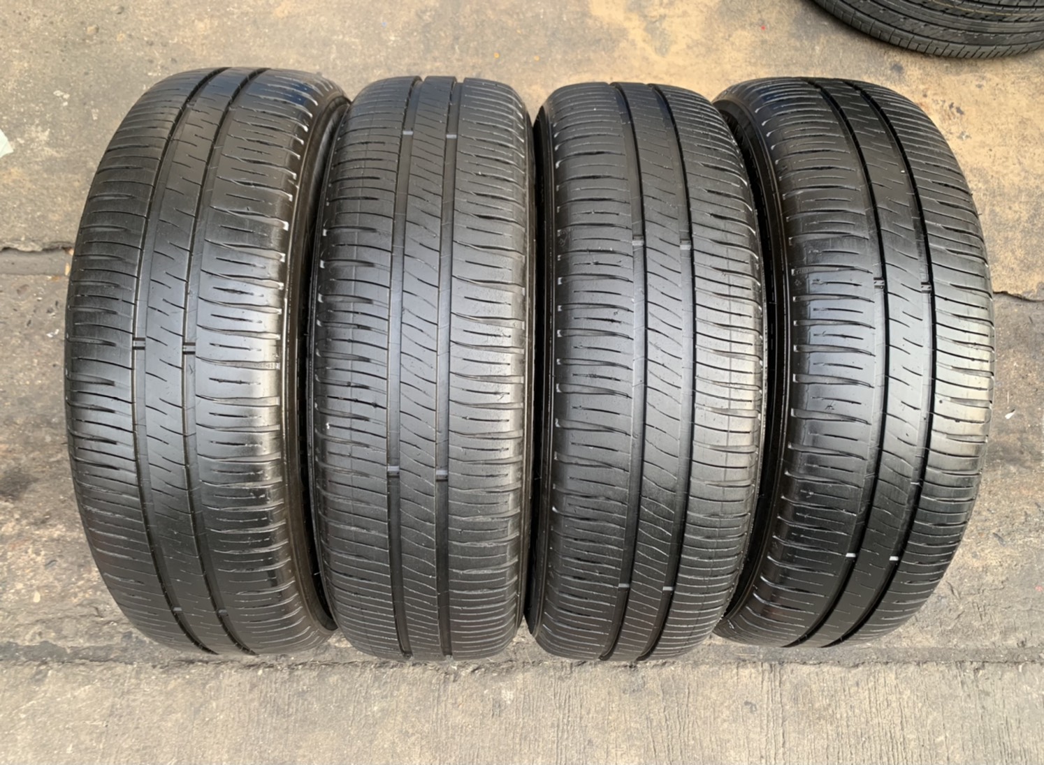 ล้อแม็ก Honda Jazz ตัวรองท็อป ขอบ 15 พร้อมยาง 175-65-15 Michelin ปลายปี 18 ล้อแม็ก Honda Jazz ตัวรองท็อป ขอบ 15 พร้อมยาง 175-65-15 Michelin ปลายปี 18