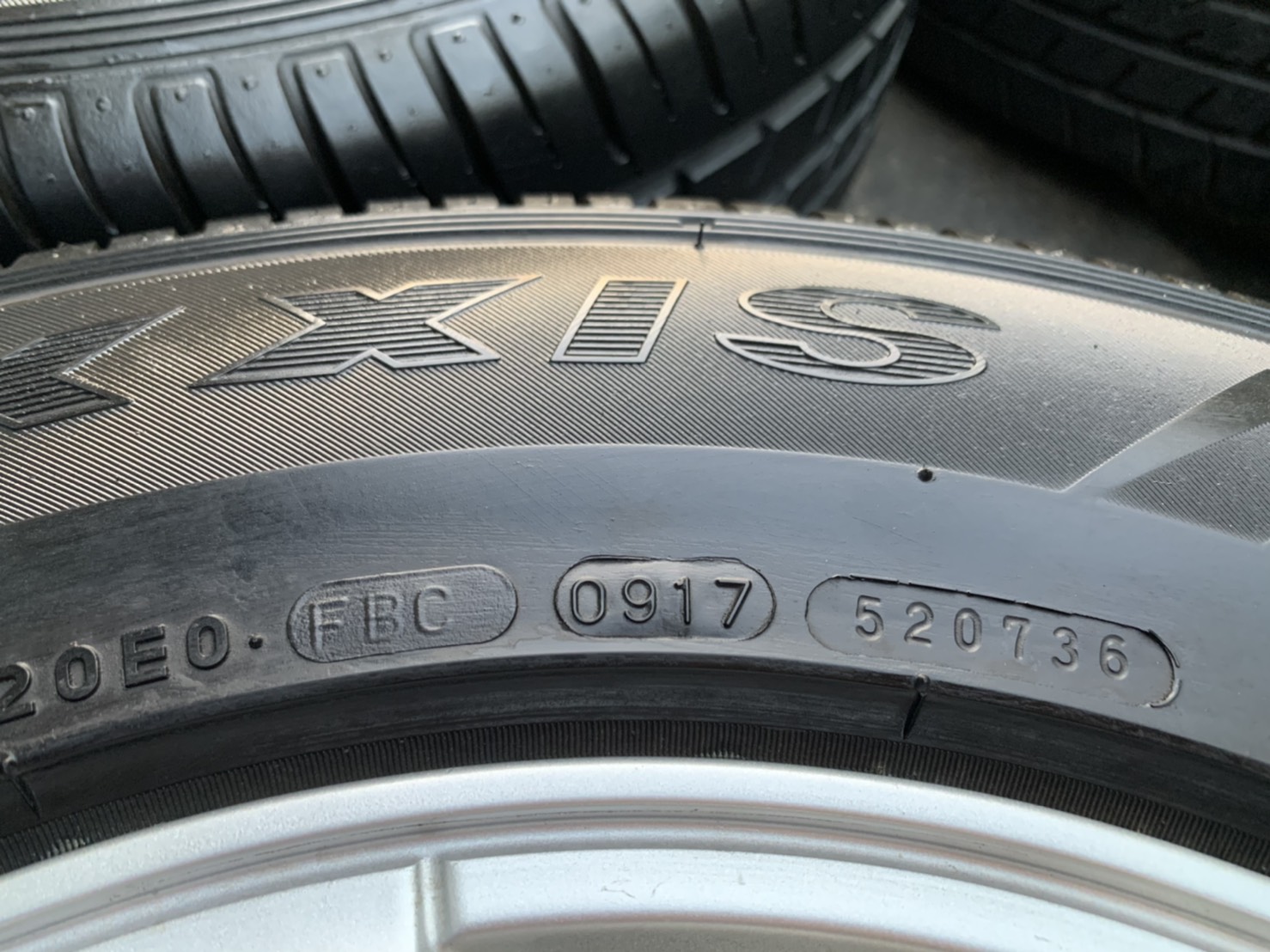 ล้อแม็ก ISUZU D-MAX Platinum ขอบ 15 พร้อมยาง 215-70-15 Maxxis ปี 17 สภาพดี ยางสวย