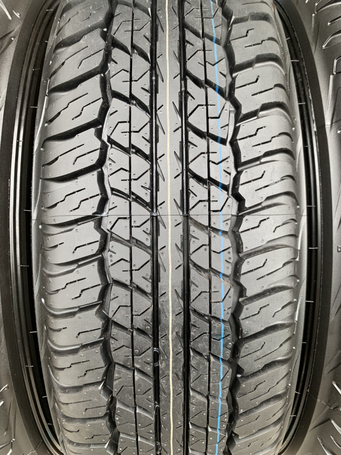 ยางใหม่ป้ายแดง 225-70-17 Dunlop ปี 20 ใหม่ยกห้าง สวยกริ๊บ ใส่กับ รถกระบะตัวเตี้ย,ตัวสูง,SUV ได้ทุกรุ
