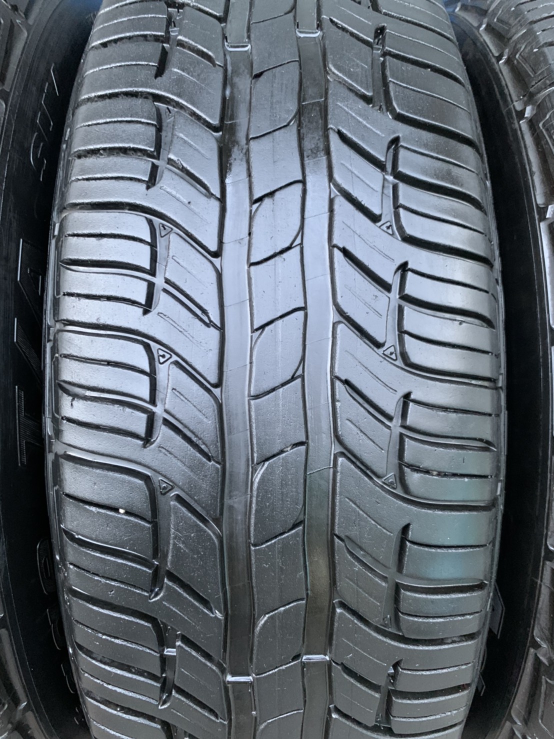 ล้อแม็ก 6รู139 ฮุนได Hyundai H1 ขอบ 16 พร้อมยาง 215-70-16 BFGoodrich ปลายปี 18 ล้อแม็ก 6รู139 ฮุนได Hyundai H1 ขอบ 16 พร้อมยาง 215-70-16 BFGoodrich ปลายปี 18