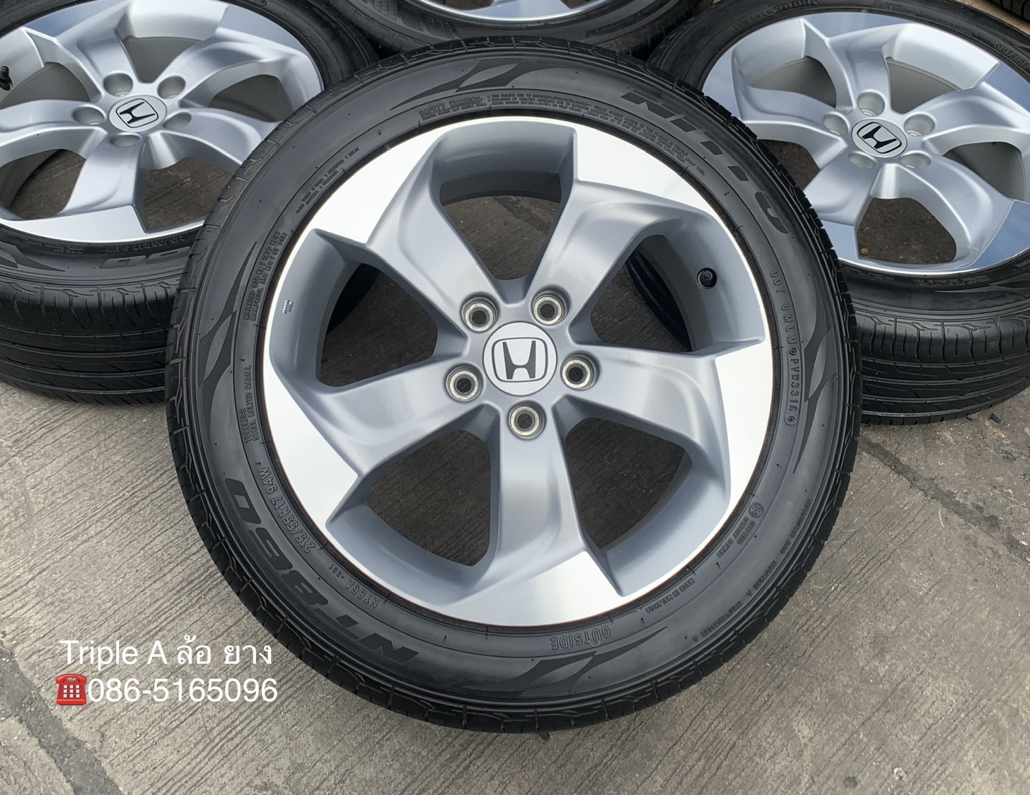 ล้อแม็ก Honda HRV ขอบ 17 สีบอร์นเงิน แถมยาง 215-55-17 ปี 15 ล้อแม็ก Honda HRV ขอบ 17 สีบอร์นเงิน แถมยาง 215-55-17 ปี 15