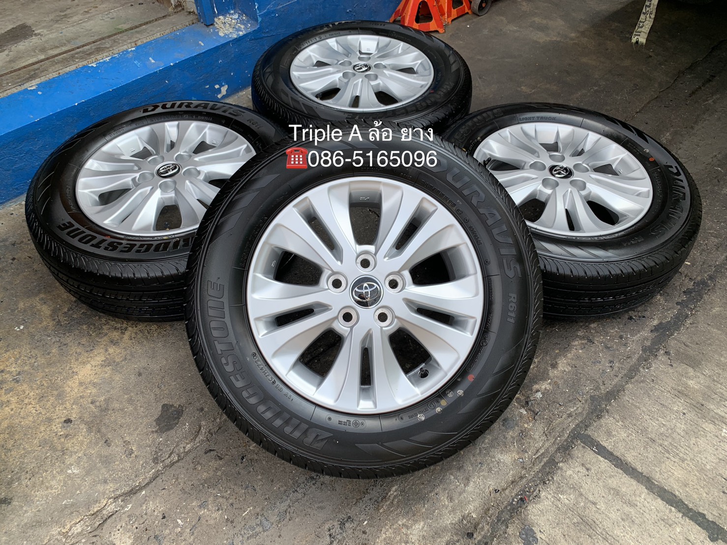 ล้อแม็กป้ายแดง Toyota Revo ขอบ 16 พร้อมยางใหม่ป้ายแดง 215-65-16 Bridgestone ปลายปี 20 ใหม่กริ๊บ