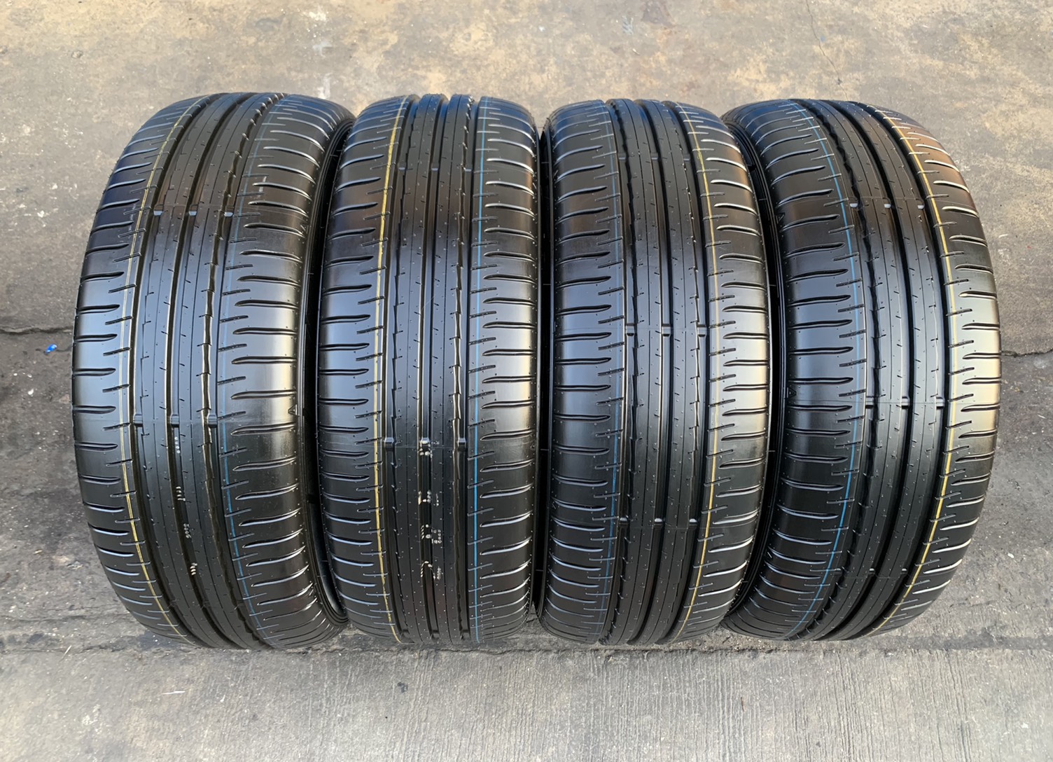 ล้อแม็กป้ายแดง Mazda CX-30 รุ่นใหม่ล่าสุด ขอบ 18 พร้อมยางใหม่ป้ายแดง 215-55-18 Dunlop ปลายปี 20 ใหม่ ล้อแม็กป้ายแดง Mazda CX-30 รุ่นใหม่ล่าสุด ขอบ 18 พร้อมยางใหม่ป้ายแดง 215-55-18 Dunlop ปลายปี 20 ใหม่