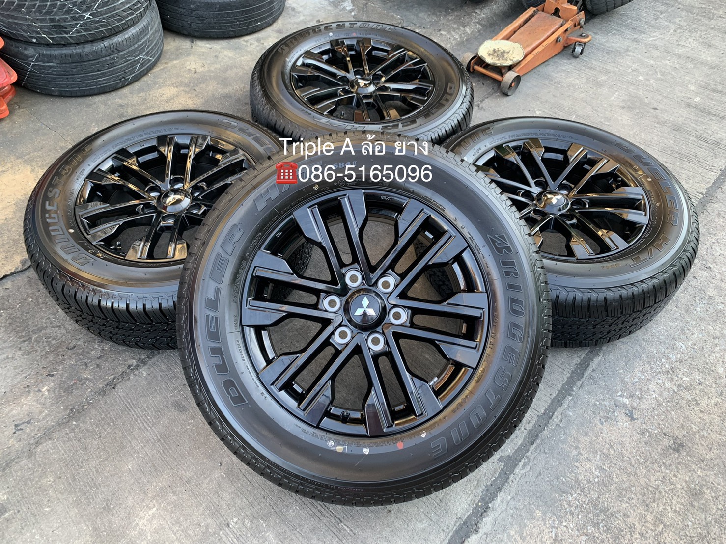 ล้อแม็กป้ายแดง Mitsu Pajero Sport Elite Edition รุ่นใหม่ล่าสุด ขอบ 18 สีดำแท้ พร้อมยางป้ายแดง 265-60-18 Bridgestone ปี 21 สวยกริ๊บ