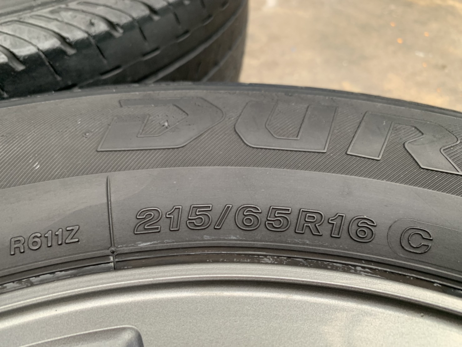 ล้อแม็ก 5รู114 Toyota Vigo Champ ขอบ 16 สีเทาดำ พร้อมยาง 215-65-16 Bridgestone ปี 17 สภาพดี ล้อแม็ก 5รู114 Toyota Vigo Champ ขอบ 16 สีเทาดำ พร้อมยาง 215-65-16 Bridgestone ปี 17 สภาพดี