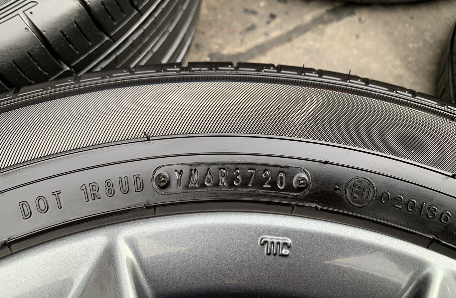 ล้อแม็ก Honda Civic FC รุ่นใหม่ล่าสุด ขอบ 16 สีเทากัน พร้อมยาง 215-55-16 Dunlop ปลายปี 20 สวยๆ ล้อแม็ก Honda Civic FC รุ่นใหม่ล่าสุด ขอบ 16 สีเทากัน พร้อมยาง 215-55-16 Dunlop ปลายปี 20 สวยๆ