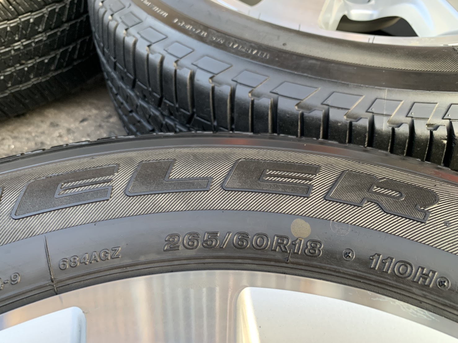 ล้อแม็ก Chevrolet Trailblazer ขอบ 18 พร้อมยาง 265-60-18 Bridgestone ปลายปี 16