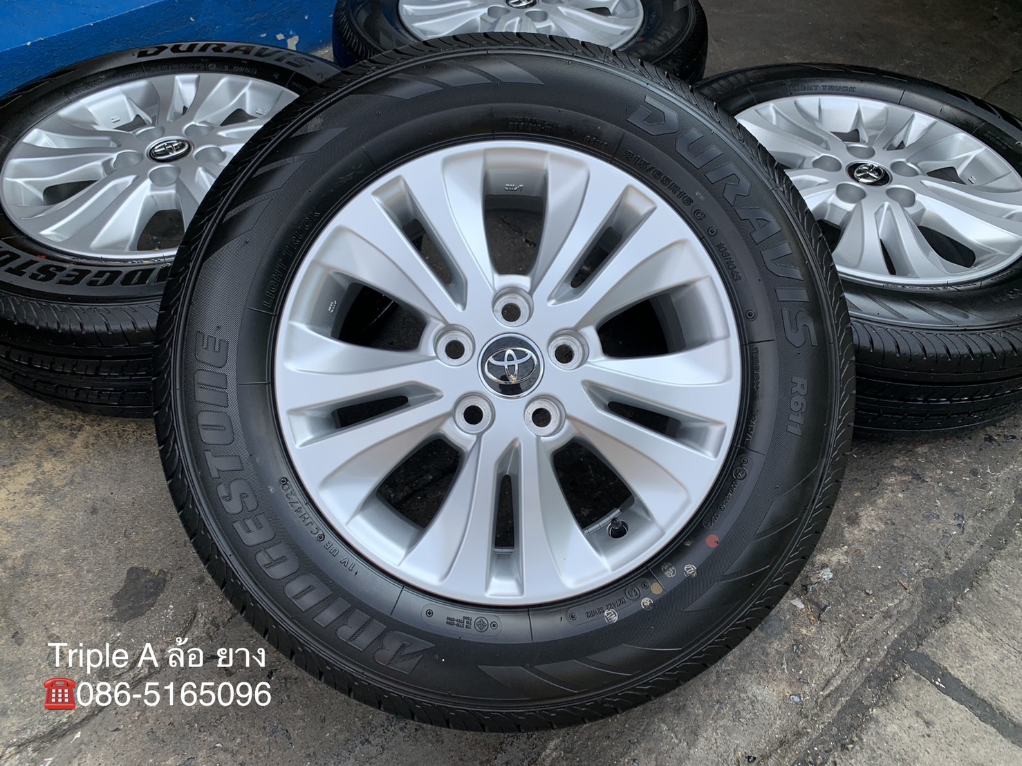 ล้อแม็กป้ายแดง Toyota Revo ขอบ 16 พร้อมยางใหม่ป้ายแดง 215-65-16 Bridgestone ปลายปี 20 ใหม่กริ๊บ ล้อแม็กป้ายแดง Toyota Revo ขอบ 16 พร้อมยางใหม่ป้ายแดง 215-65-16 Bridgestone ปลายปี 20 ใหม่กริ๊บ