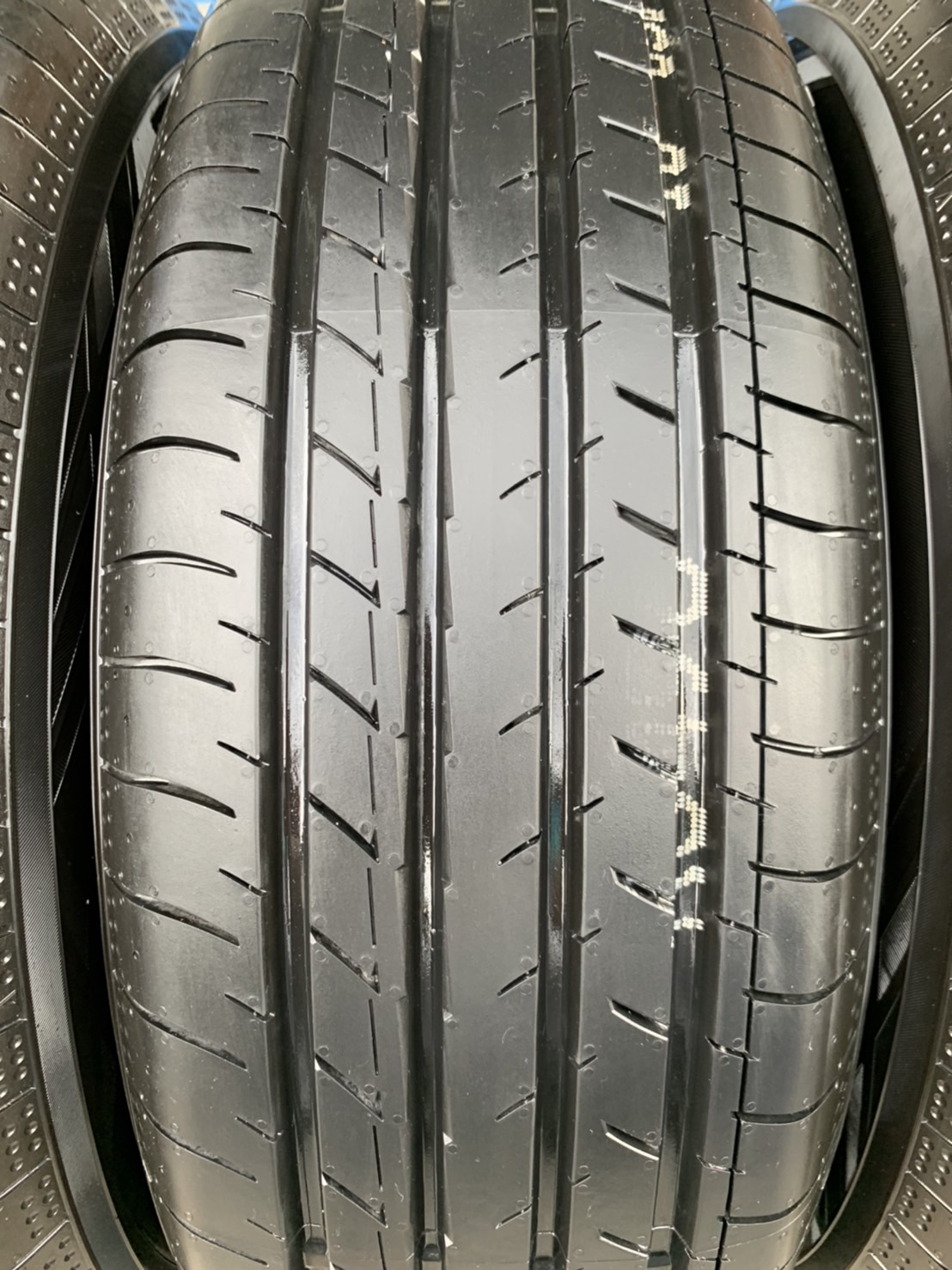 ล้อแม็กป้ายแดง Mazda CX-30 รุ่นใหม่ล่าสุด ขอบ 16 สีเทากัน พร้อมยางป้ายแดง 215-65-16 Yokohama ปี 21