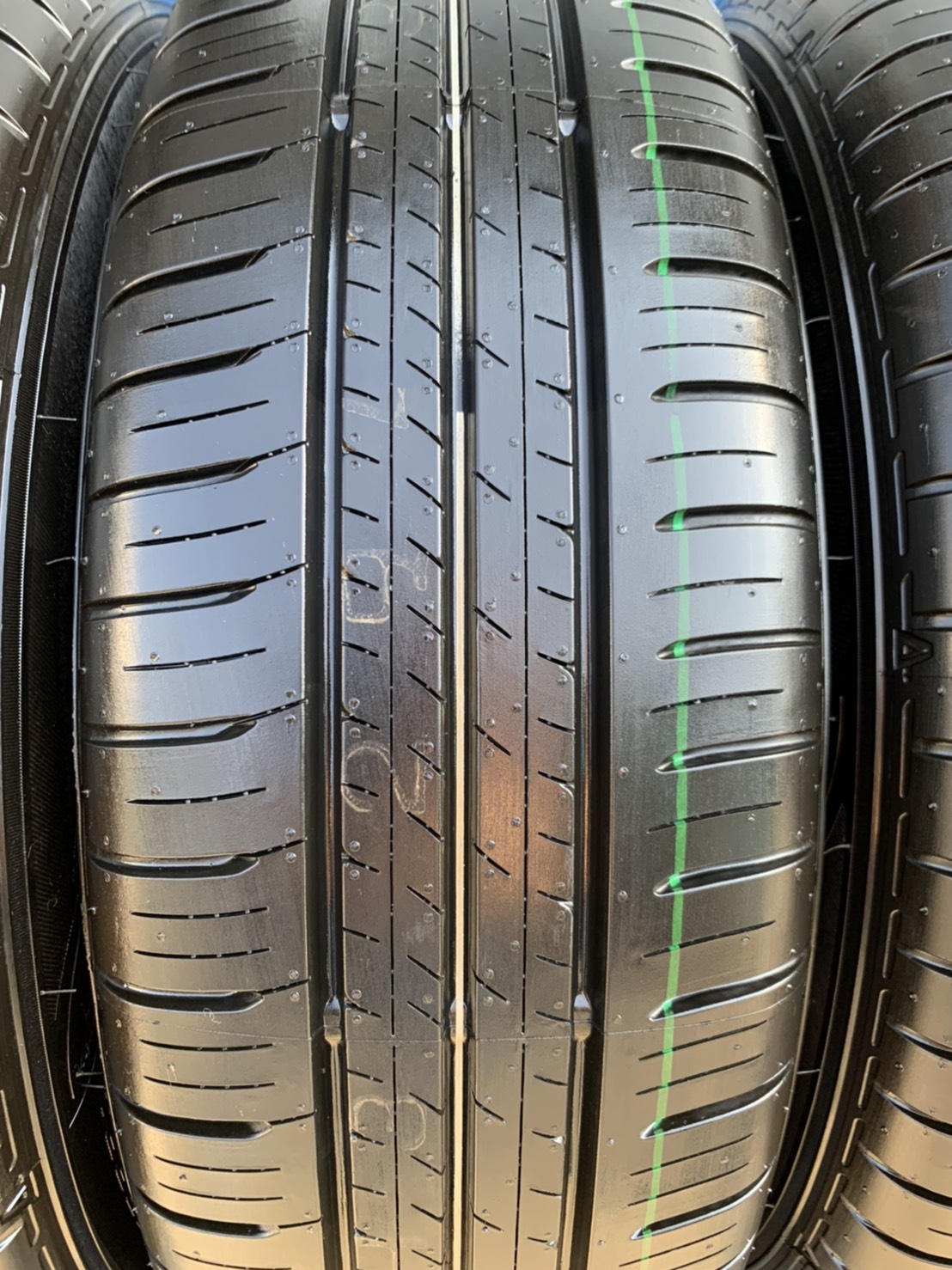 ล้อแม็กป้ายแดง Nissan Almera รุ่นใหม่ล่าสุด ขอบ 15 พร้อมยางใหม่ป้ายแดง 195-65-15 Dunlop ปลายปี 20 ให