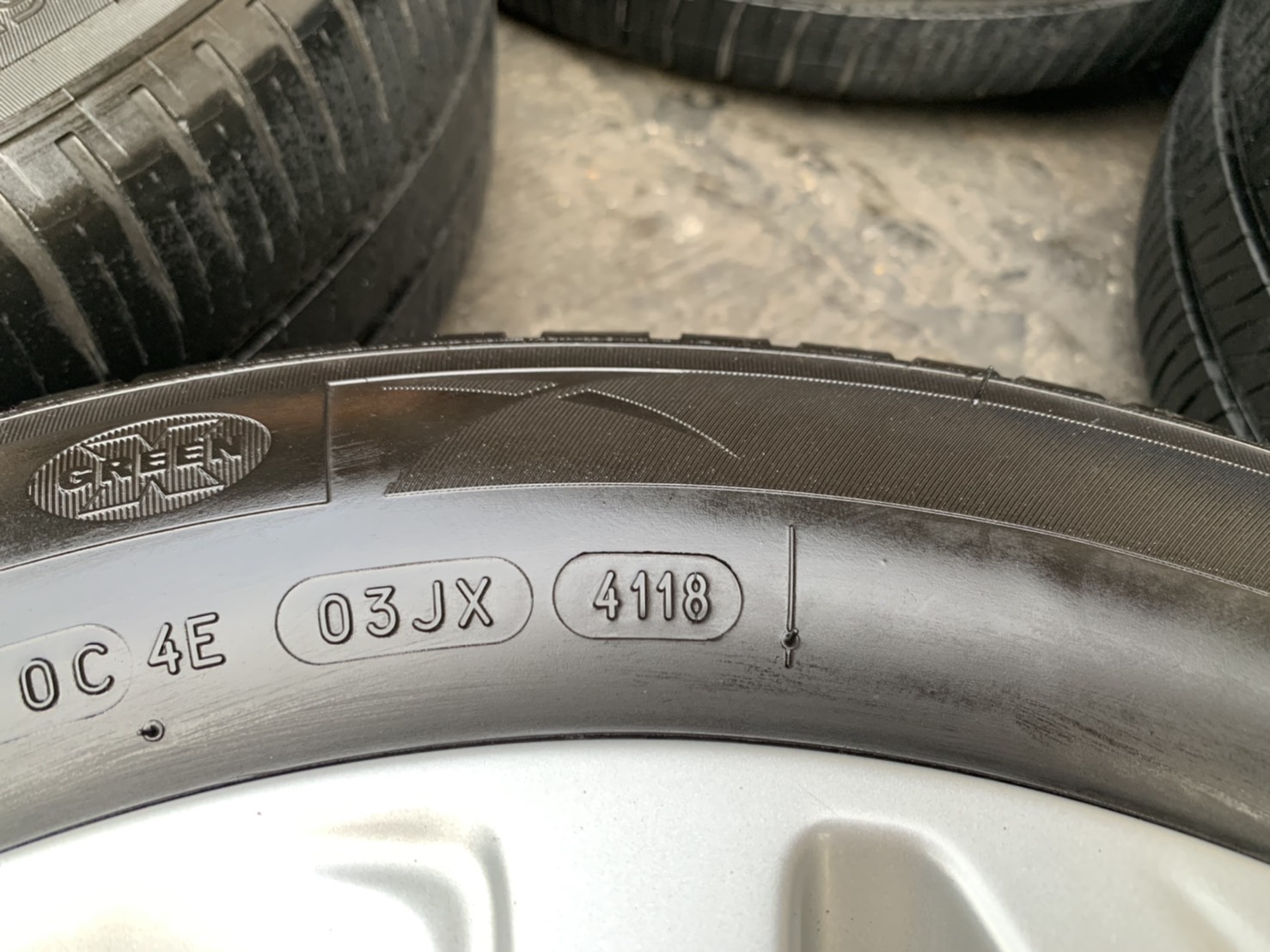 ล้อแม็ก Honda Jazz ตัวรองท็อป ขอบ 15 พร้อมยาง 175-65-15 Michelin ปลายปี 18 ล้อแม็ก Honda Jazz ตัวรองท็อป ขอบ 15 พร้อมยาง 175-65-15 Michelin ปลายปี 18