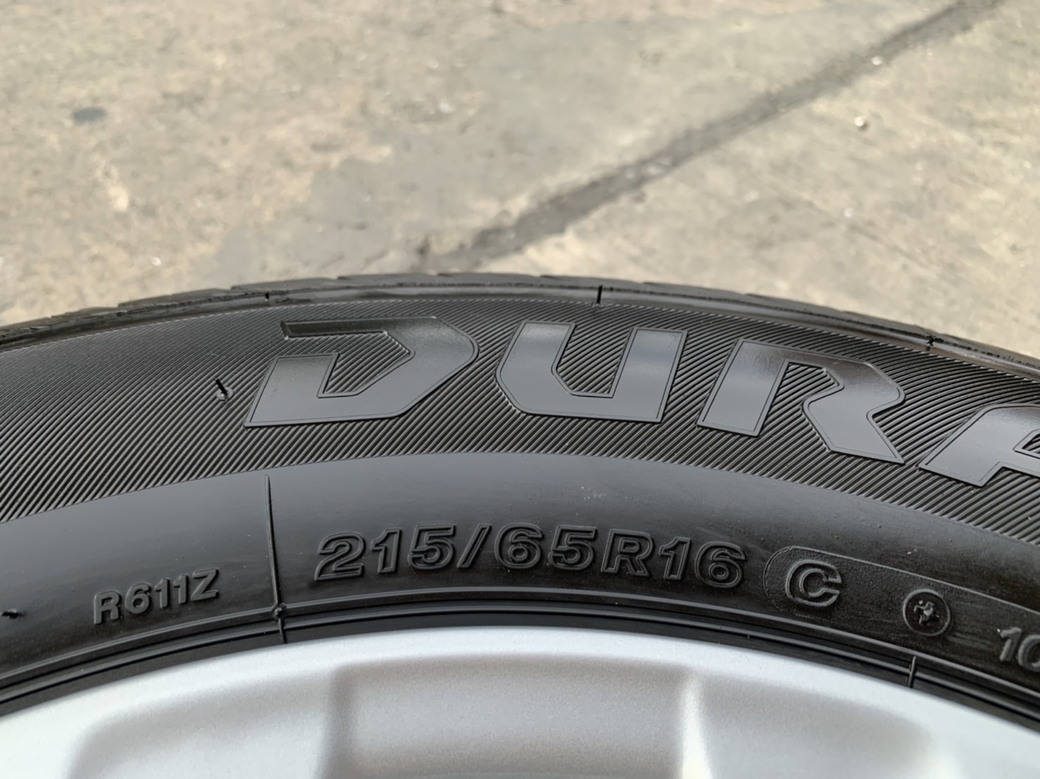 ล้อแม็กป้ายแดง Toyota Revo ขอบ 16 พร้อมยางใหม่ป้ายแดง 215-65-16 Bridgestone ปี 21 ใหม่กริ๊บ ล้อแม็กป้ายแดง Toyota Revo ขอบ 16 พร้อมยางใหม่ป้ายแดง 215-65-16 Bridgestone ปี 21 ใหม่กริ๊บ