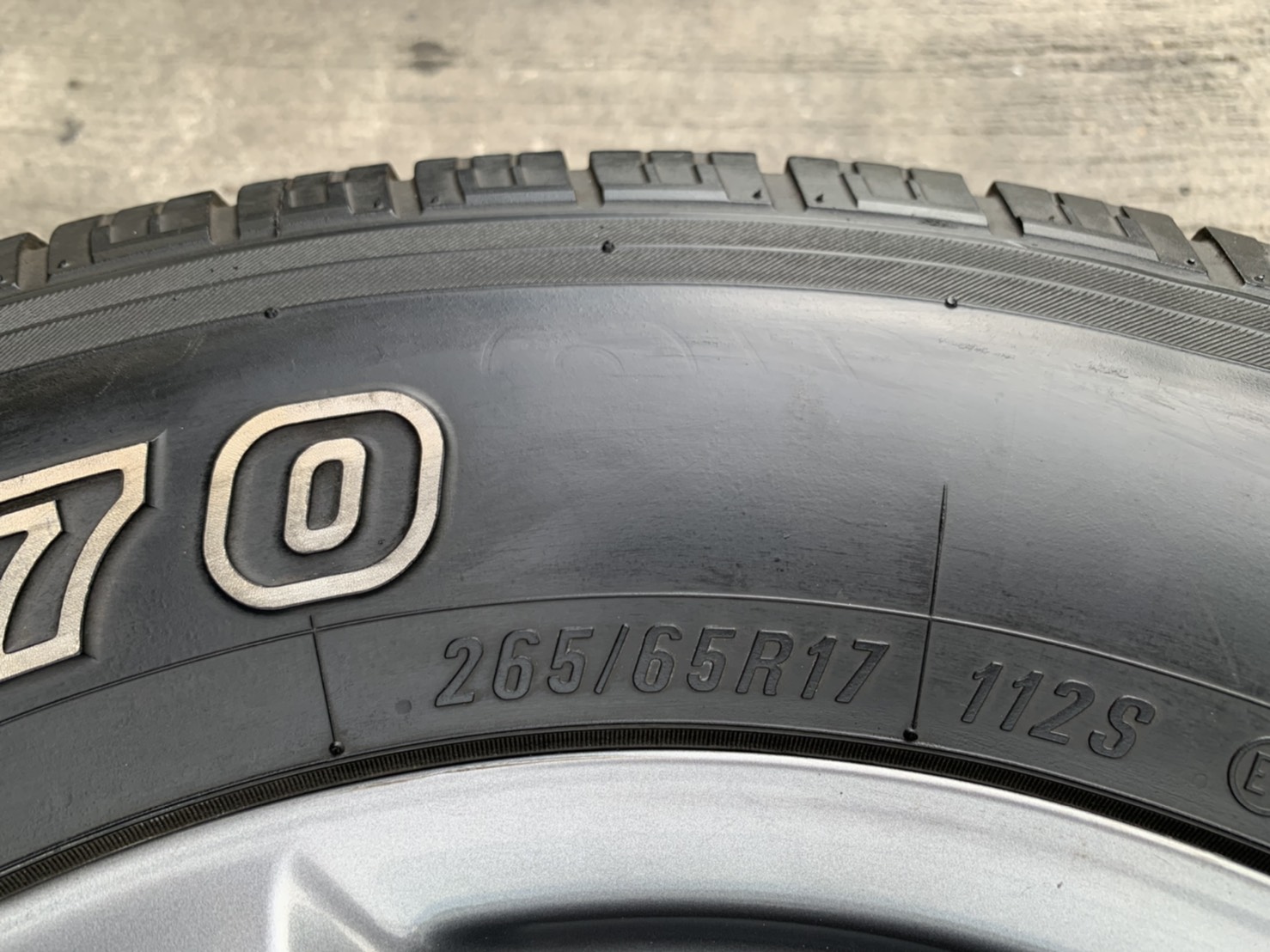 ล้อแม็ก ISUZU V-Cross X-Series ขอบ 17 พร้อมยาง 265-65-17 MAXXIS สภาพดี ล้อแม็ก ISUZU V-Cross X-Series ขอบ 17 พร้อมยาง 265-65-17 MAXXIS สภาพดี