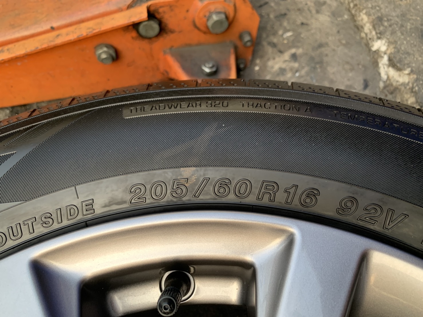 ล้อแม็ก Mazda 3 รุ่นใหม่ล่าสุด ขอบ 16 พร้อมยาง 205-60-16 Yokohama ปลายปี 19 สวยๆ ล้อแม็ก Mazda 3 รุ่นใหม่ล่าสุด ขอบ 16 พร้อมยาง 205-60-16 Yokohama ปลายปี 19 สวยๆ