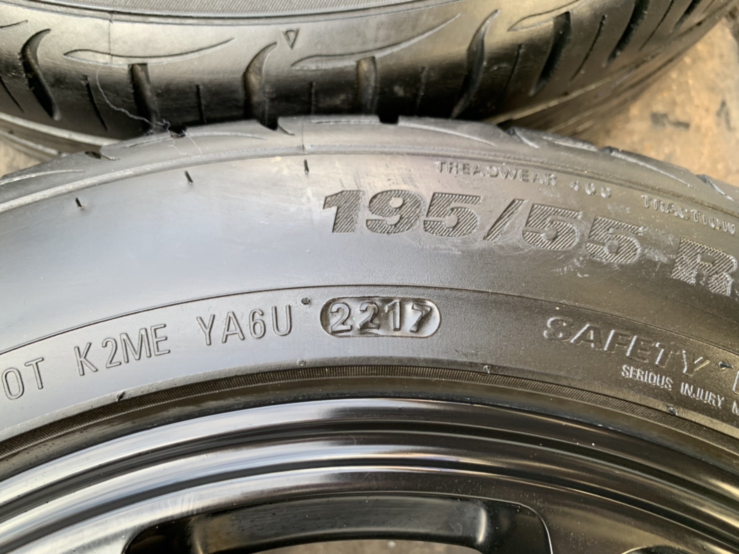 ล้อแม็ก 4รู100 ZE40 ขอบ 15 สีดำ แถมยาง 195-55-15 KUMHO ปี 17 ล้อแม็ก 4รู100 ZE40 ขอบ 15 สีดำ แถมยาง 195-55-15 KUMHO ปี 17