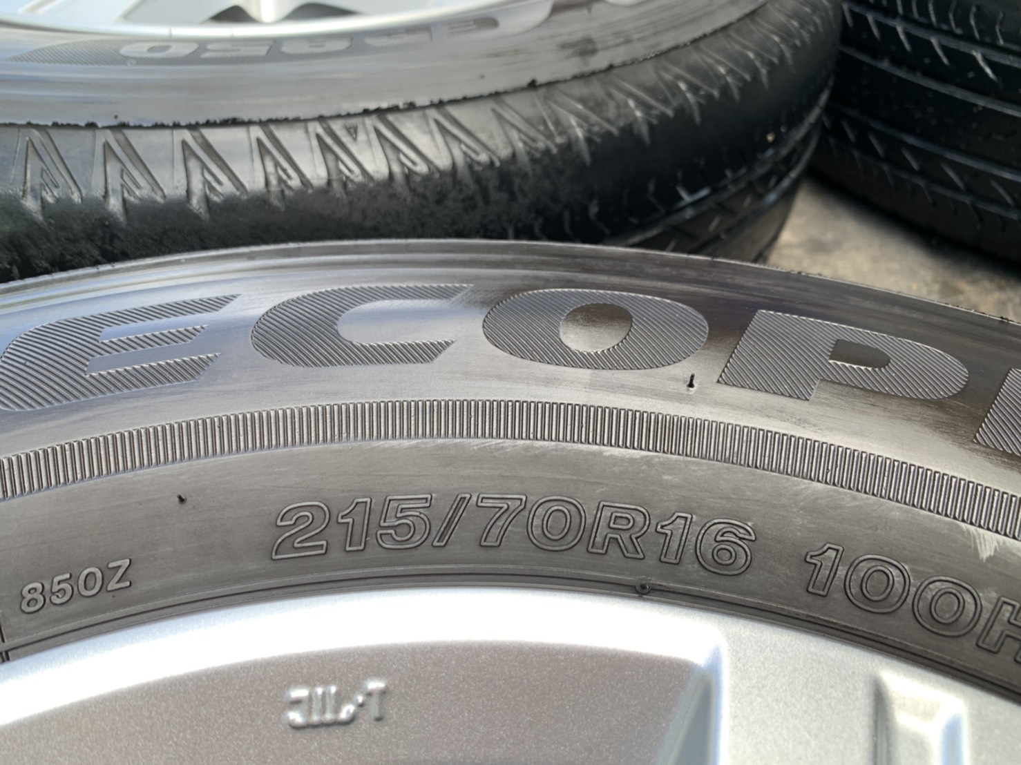 ล้อแม็กป้ายแดง 5รู114 Mitsu Triton รุ่นใหม่ล่าสุด ขอบ 16 พร้อมยาง 215-70-16 Bridgestone ปี 17 ล้อแม็กป้ายแดง 5รู114 Mitsu Triton รุ่นใหม่ล่าสุด ขอบ 16 พร้อมยาง 215-70-16 Bridgestone ปี 17