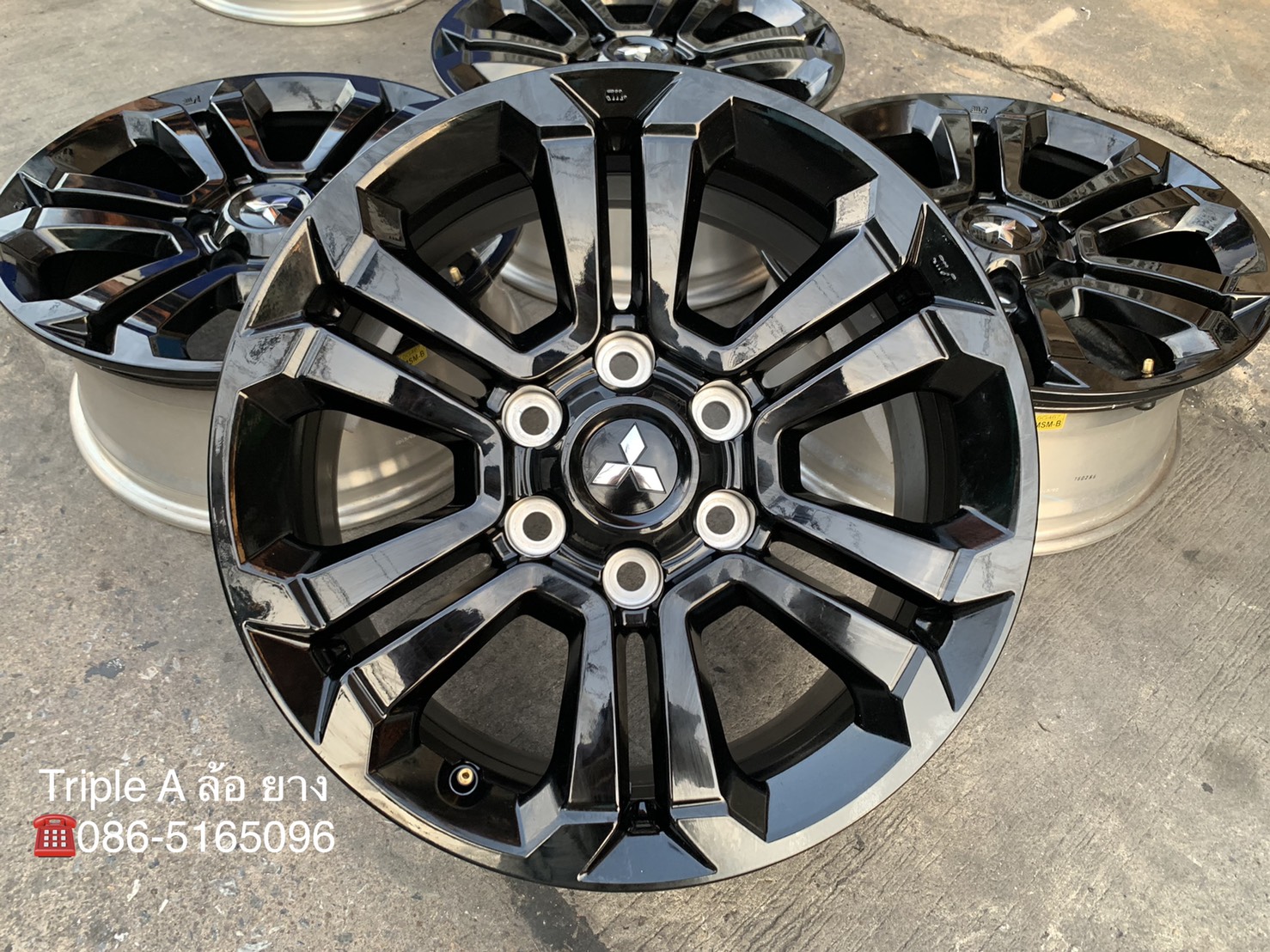ล้อแม็กป้ายแดง Mitsu Triton Athlete รุ่นใหม่ล่าสุด ขอบ 18 สวยกริ๊บ สีดำแท้จากศูนย์ ล้อแม็กป้ายแดง Mitsu Triton Athlete รุ่นใหม่ล่าสุด ขอบ 18 สวยกริ๊บ สีดำแท้จากศูนย์