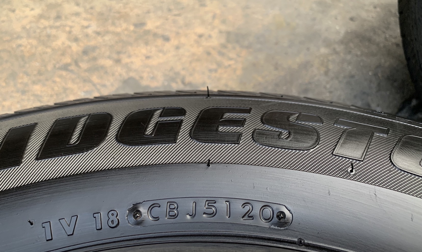 ล้อแม็ก Toyota Vigo Preruner ขอบ 15 สีเทากัน พร้อมยาง 215-70-15 Bridgestone ปลายปี 20 ล้อแม็ก Toyota Vigo Preruner ขอบ 15 สีเทากัน พร้อมยาง 215-70-15 Bridgestone ปลายปี 20