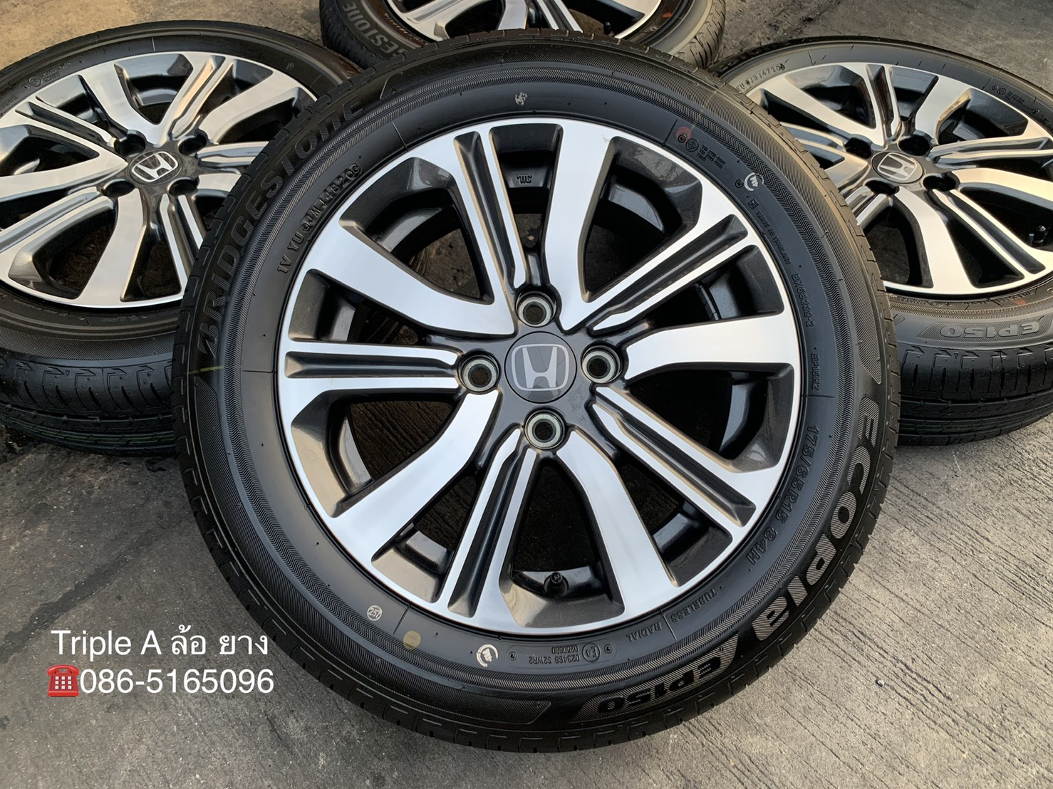 ล้อแม็ก Honda City ตัวท็อป ขอบ 15 ดำหน้าเงา พร้อมยางใหม่ป้ายแดง 175-65-15 Bridgestone ปลายปี 20 สวยๆ ล้อแม็ก Honda City ตัวท็อป ขอบ 15 ดำหน้าเงา พร้อมยางใหม่ป้ายแดง 175-65-15 Bridgestone ปลายปี 20 สวยๆ