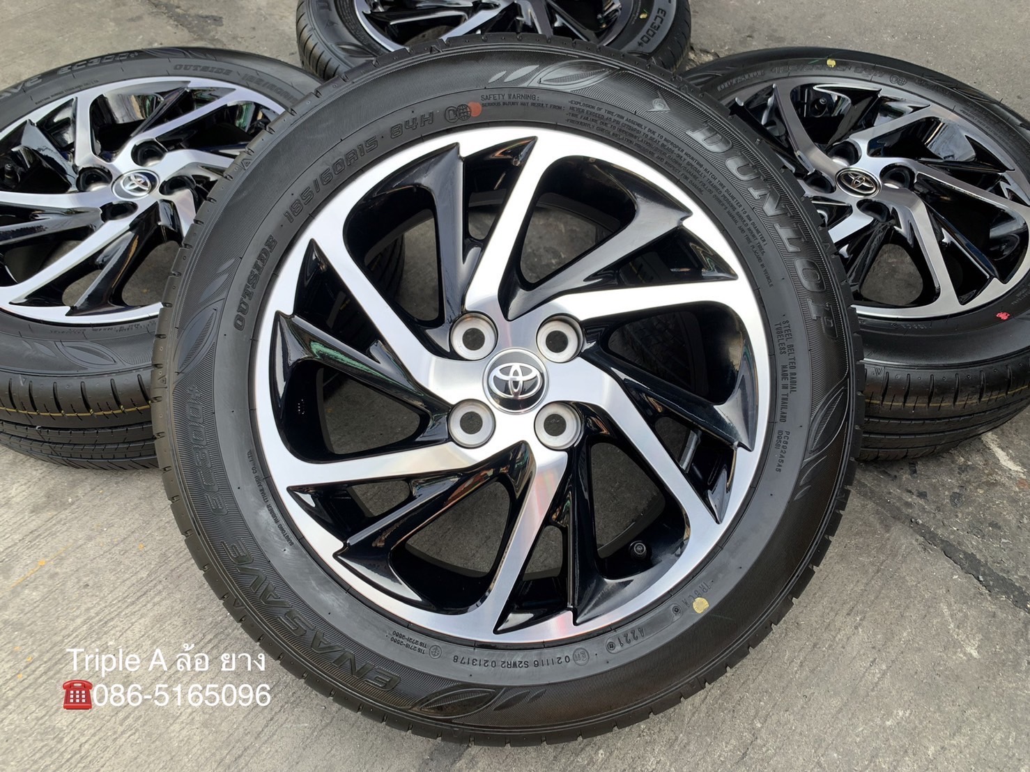 ล้อแม็กป้ายแดง Toyota Yaris Sport รุ่นใหม่ล่าสุด ขอบ 15 สีดำหน้าเงา พร้อมยางใหม่ป้ายแดง 185-60-15 Dunlop ปลายปี 21 ถอดจากโชว์รูม ล้อแม็กป้ายแดง Toyota Yaris Sport รุ่นใหม่ล่าสุด ขอบ 15 สีดำหน้าเงา พร้อมยางใหม่ป้ายแดง 185-60-15 Dunlop ปลายปี 21 ถอดจากโชว์รูม