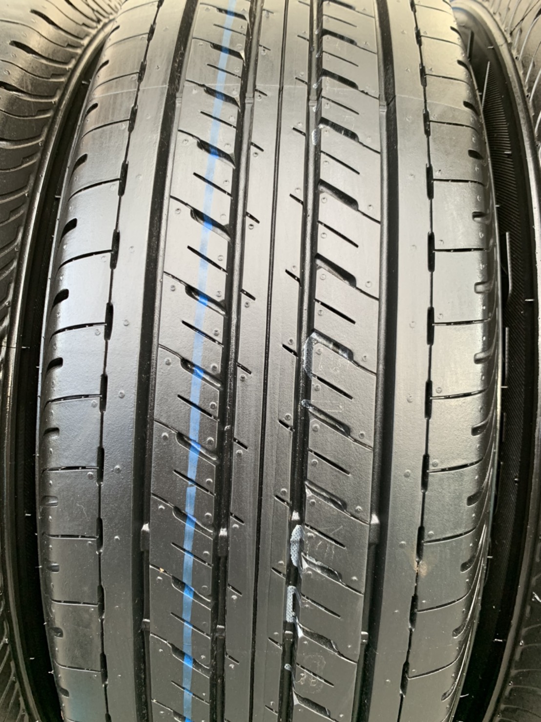 ยางใหม่ป้ายแดง 215-65-16 Bridgestone ปี 20 ใหม่กริ๊บๆ ใส่กับรถกระบะตัวเตี้ยได้ทุกรุ่น