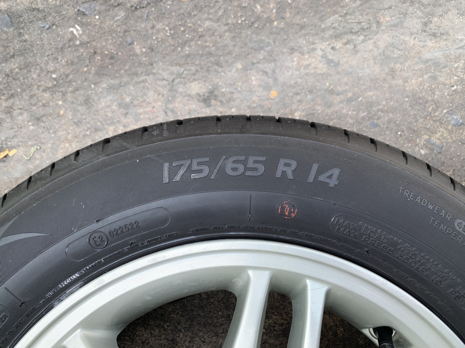 ล้อแม็ก 4รู100 Honda ขอบ 14 พร้อมยาง 175-65-14 Michelin ปี 17 ล้อแม็ก 4รู100 Honda ขอบ 14 พร้อมยาง 175-65-14 Michelin ปี 17