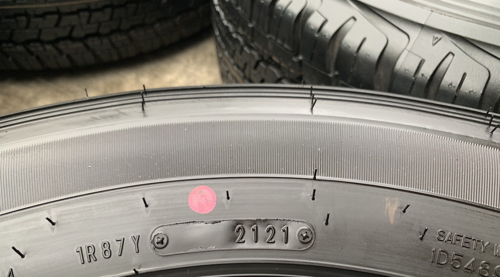 ล้อแม็กป้ายแดง Toyota Revo รุ่นใหม่ล่าสุด ขอบ 17 พร้อมยางใหม่ป้ายแดง 265-65-17 Dunlop ปี 21 ล้อแม็กป้ายแดง Toyota Revo รุ่นใหม่ล่าสุด ขอบ 17 พร้อมยางใหม่ป้ายแดง 265-65-17 Dunlop ปี 21
