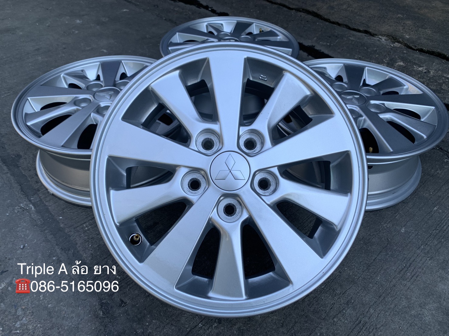 ล้อแม็ก 5รู114 Mitsu Xpander ขอบ 15 สภาพสวย สามารถใส่ วีโก้ ไมตี้ รถตู้หัวจรวด Xpander Triton 5รู ได