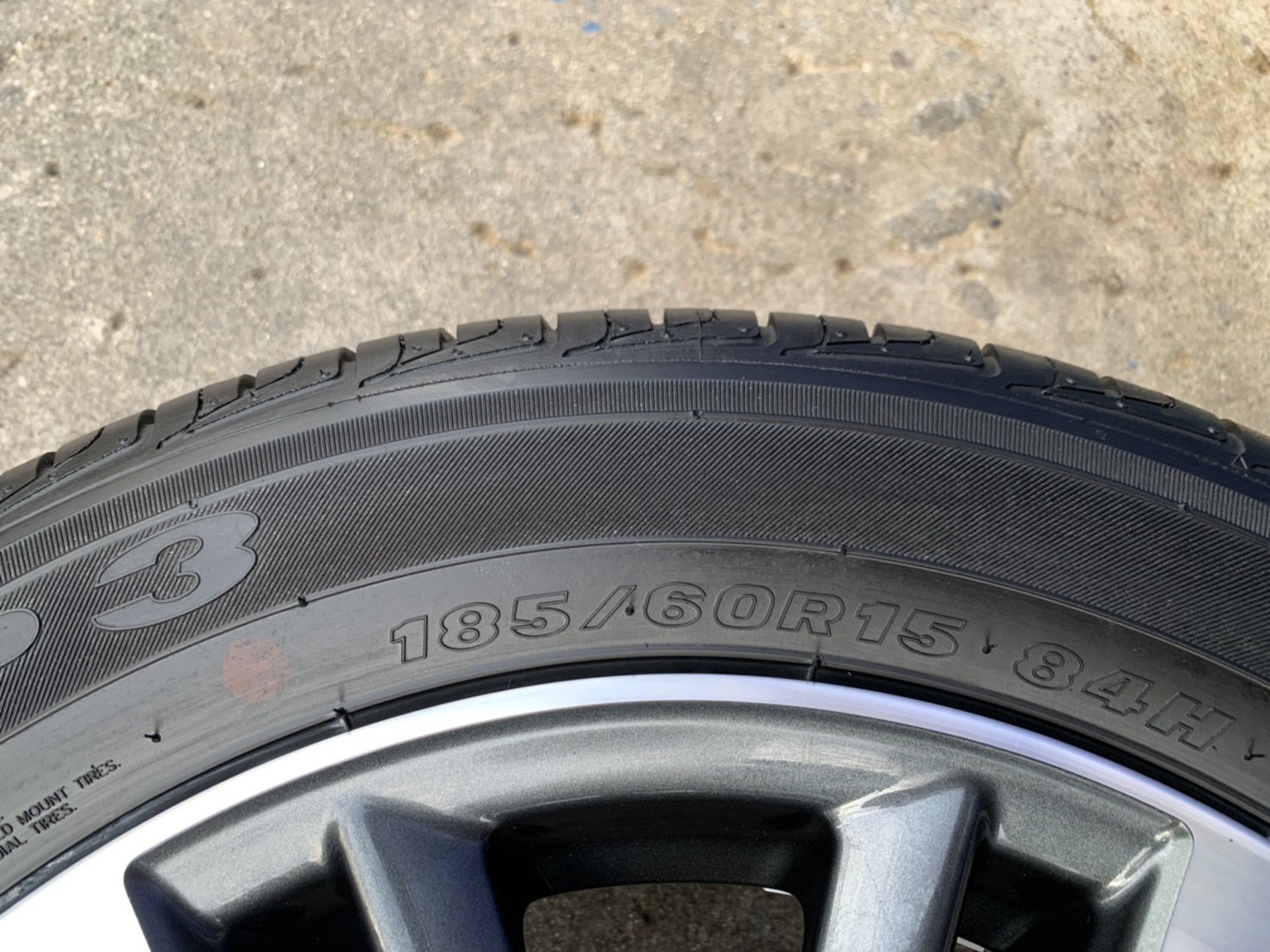 ล้อแม็กป้ายแดง Toyota Yaris Ativ ขอบ 15 สีเทาหน้าเงา พร้อมยางใหม่ป้ายแดง 185-60-15 Maxxis ปี 21 สวยก ล้อแม็กป้ายแดง Toyota Yaris Ativ ขอบ 15 สีเทาหน้าเงา พร้อมยางใหม่ป้ายแดง 185-60-15 Maxxis ปี 21 สวยก