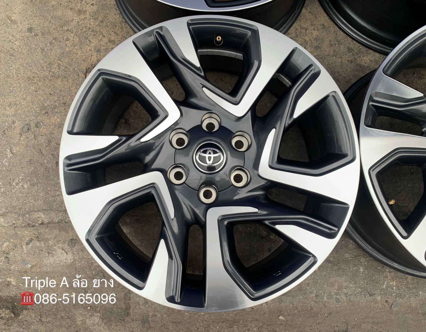 ล้อแม็กป้ายแดง Toyota Fortuner Legender รุ่นใหม่ล่าสุด ขอบ 20 ล้อแม็กป้ายแดง Toyota Fortuner Legender รุ่นใหม่ล่าสุด ขอบ 20