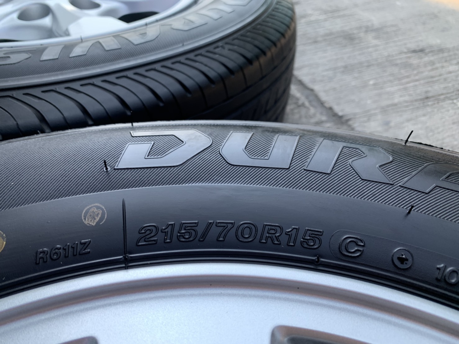 ล้อแม็ก 5รู114 Mitsu Triton ขอบ 15 พร้อมยางน้องๆป้ายแดง Bridgestone 215-70-15 ปี 20 สวยๆ ล้อแม็ก 5รู114 Mitsu Triton ขอบ 15 พร้อมยางน้องๆป้ายแดง Bridgestone 215-70-15 ปี 20 สวยๆ