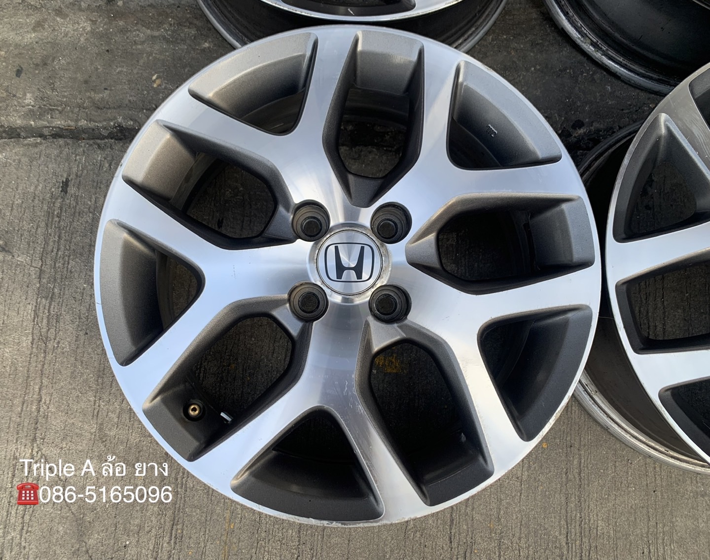 ล้อแม็ก 4รู100 Honda City ขอบ 16 เทาหน้าเงา ล้อแม็ก 4รู100 Honda City ขอบ 16 เทาหน้าเงา