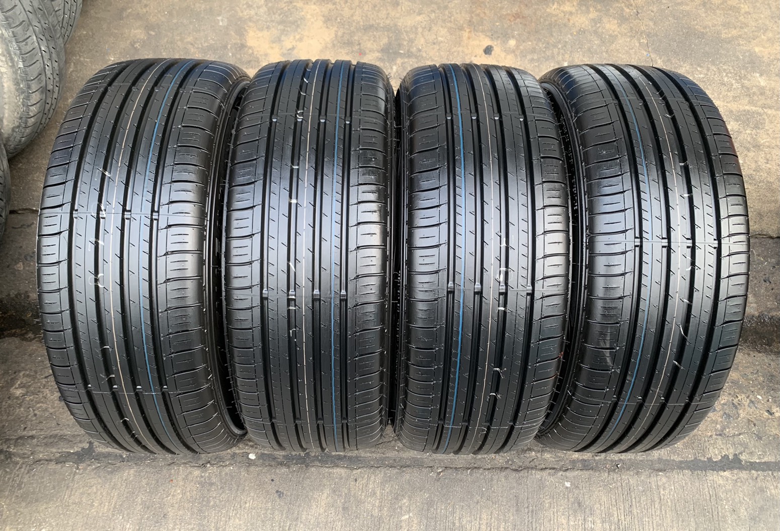 ล้อแม็กป้ายแดง Honda Civic FC รุ่นใหม่ล่าสุด ขอบ 16 สีเทากัน พร้อมยางใหม่ป้ายแดง 215-55-16 Dunlop ปี ล้อแม็กป้ายแดง Honda Civic FC รุ่นใหม่ล่าสุด ขอบ 16 สีเทากัน พร้อมยางใหม่ป้ายแดง 215-55-16 Dunlop ปี