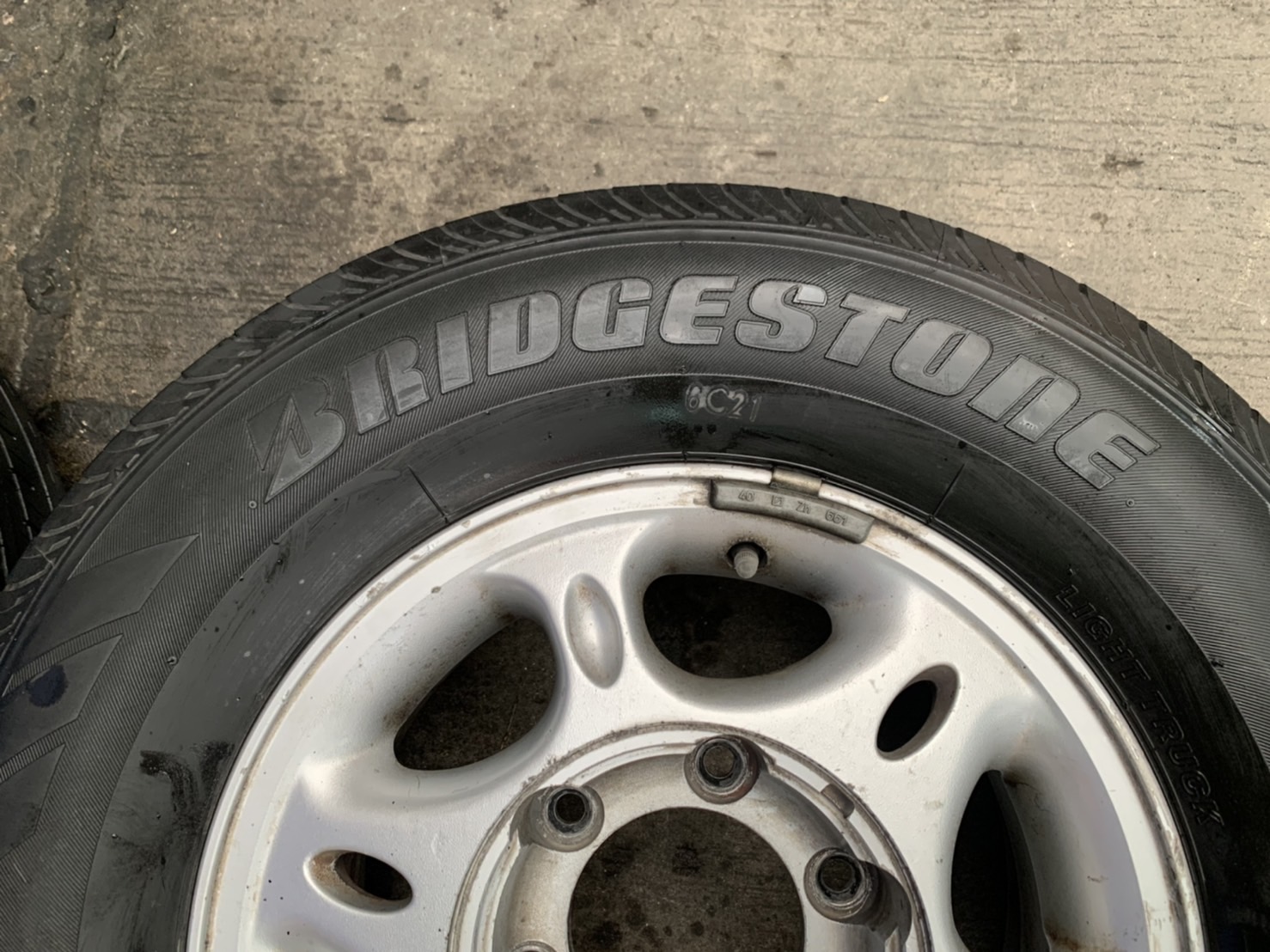 ล้อแม็ก ISUZU ขอบ 14 แถมยาง 205-75-14 Bridgestone ปลายปี 14 ล้อแม็ก ISUZU ขอบ 14 แถมยาง 205-75-14 Bridgestone ปลายปี 14