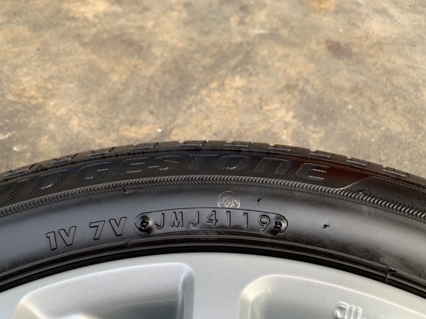 ล้อแม็กป้ายแดง Suzuki Swift รุ่นใหม่ล่าสุด ขอบ 16 พร้อมยางใหม่ป้ายแดง 185-55-16 Bridgestone ปลายปี 1
