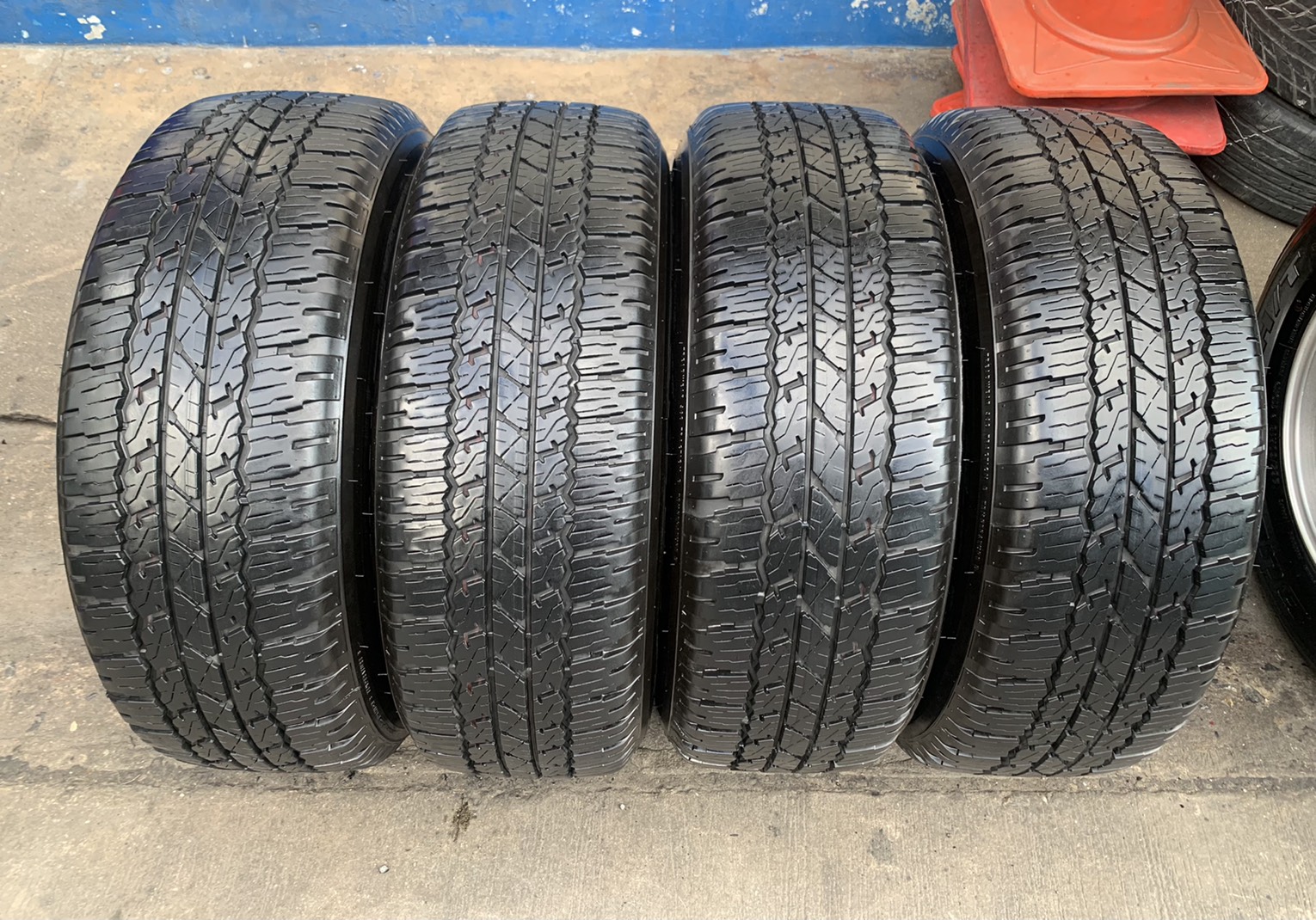 ล้อแม็ก Toyota Revo รุ่นใหม่ล่าสุด ขอบ 17 พร้อมยาง 265-65-17 Bridgestone ปี 20 สภาพสวย ล้อแม็ก Toyota Revo รุ่นใหม่ล่าสุด ขอบ 17 พร้อมยาง 265-65-17 Bridgestone ปี 20 สภาพสวย