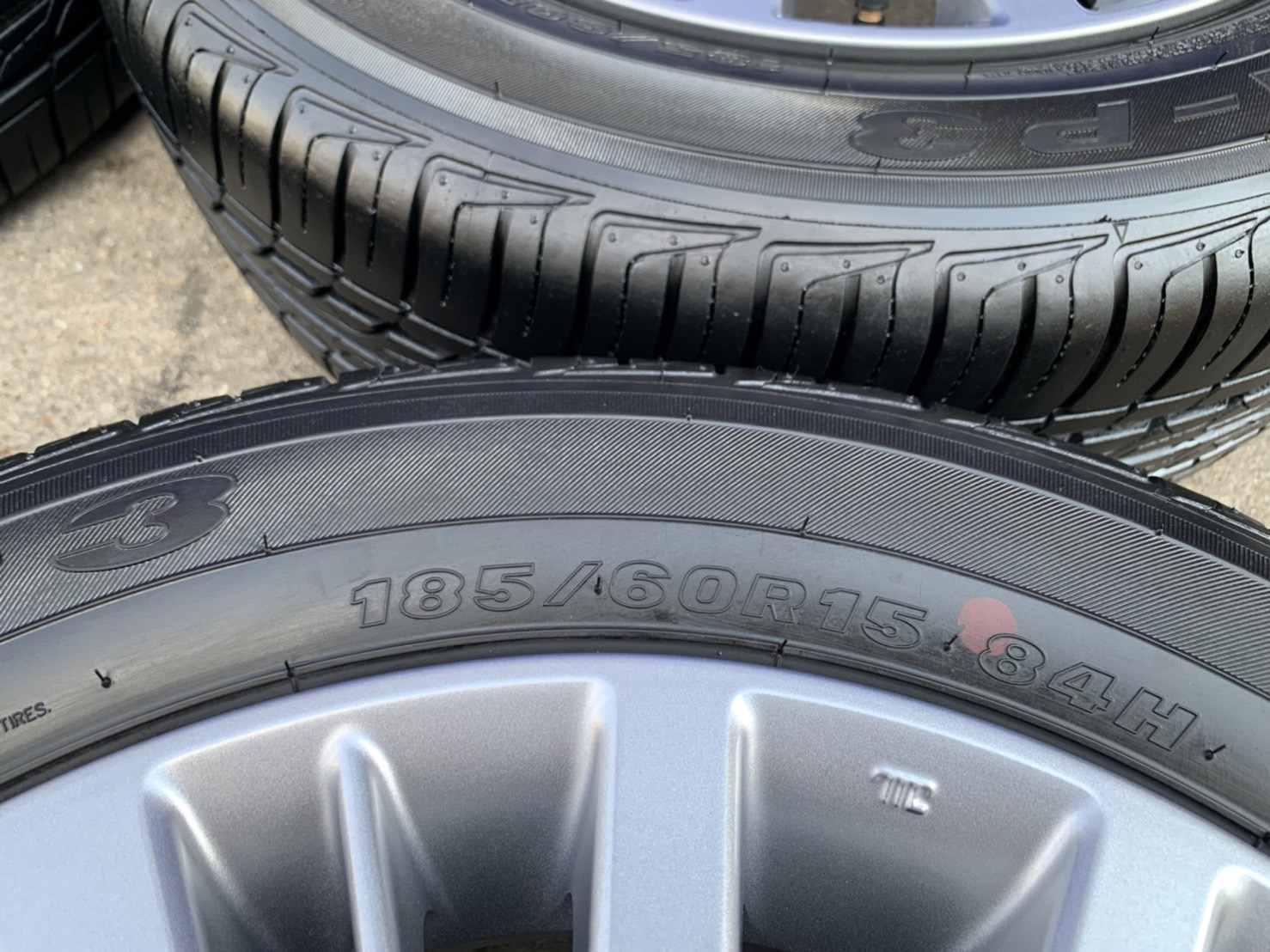 ล้อแม็กป้ายแดง Honda City รุ่นใหม่ล่าสุด ขอบ 15 พร้อมยางป้ายแดง 185-60-15 Maxxis ปลายปี 21 สวยกริ๊บๆ ล้อแม็กป้ายแดง Honda City รุ่นใหม่ล่าสุด ขอบ 15 พร้อมยางป้ายแดง 185-60-15 Maxxis ปลายปี 21 สวยกริ๊บๆ