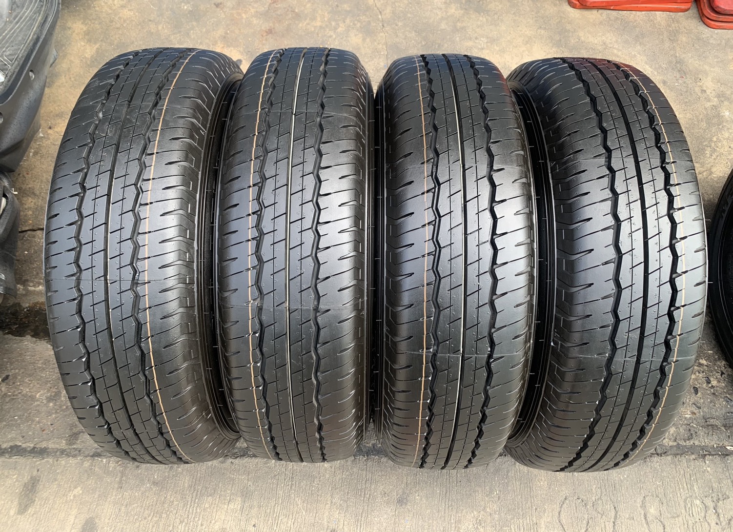 ล้อแม็กป้ายแดง ISUZU X-Series ขอบ 16 พร้อมยางใหม่ป้ายแดง 215-70-16 Dunlop ปลายปี 20 ใหม่กริ๊บๆ ล้อแม็กป้ายแดง ISUZU X-Series ขอบ 16 พร้อมยางใหม่ป้ายแดง 215-70-16 Dunlop ปลายปี 20 ใหม่กริ๊บๆ