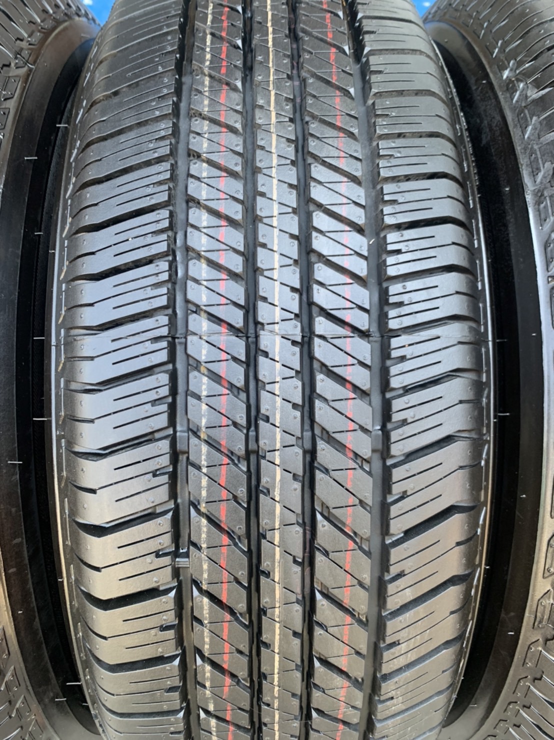 ยางใหม่ป้ายแดง 265-65-17 Bridgestone ปลายปี 21 ใหม่ยกห้าง ถอดจากโชว์รูม ยางใหม่ป้ายแดง 265-65-17 Bridgestone ปลายปี 21 ใหม่ยกห้าง ถอดจากโชว์รูม