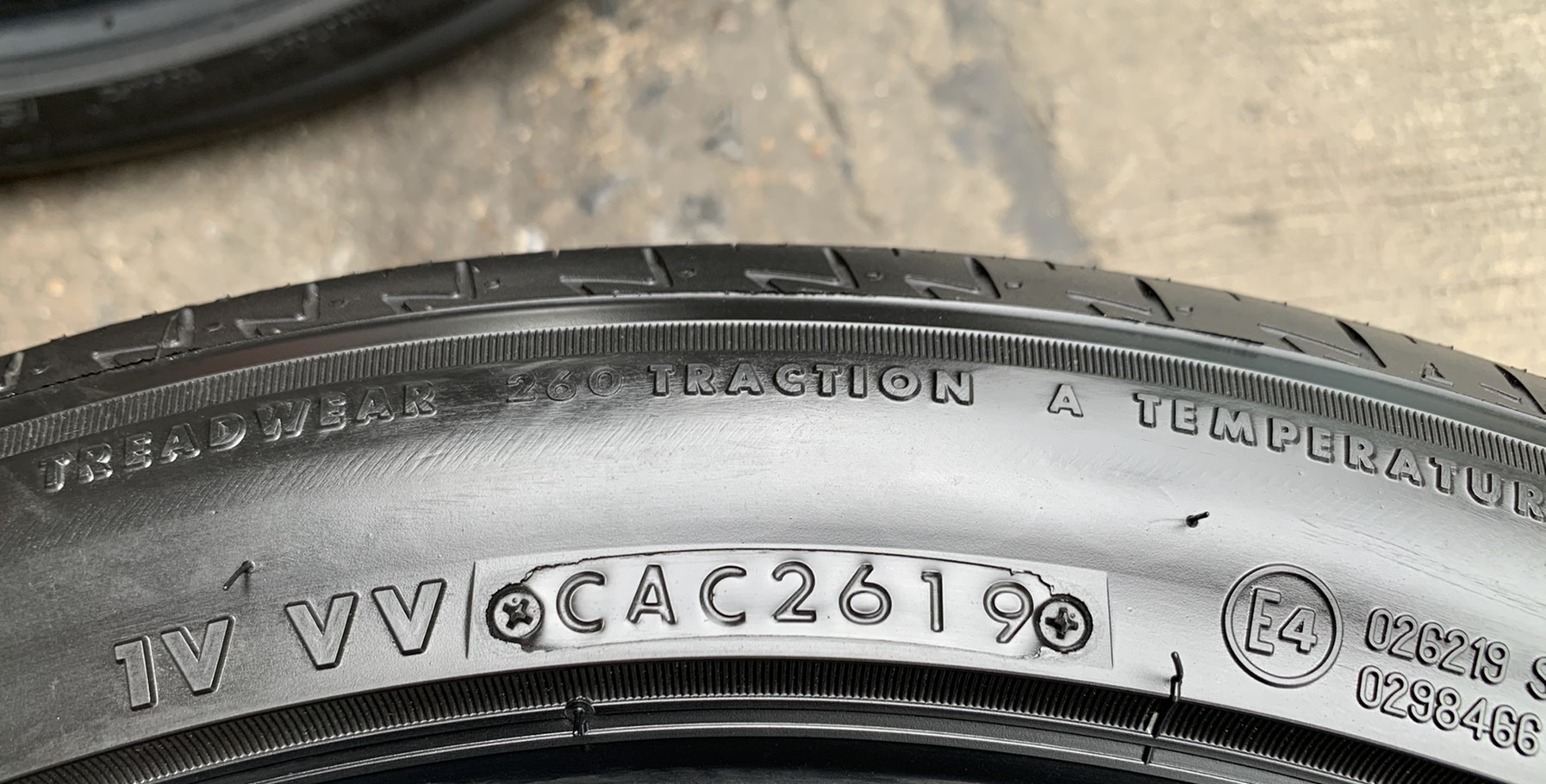 ล้อแม็กป้ายแดง Toyota Camry รุ่นใหม่ ขอบ 18 พร้อมยางป้ายแดง 235-45-18 Bridgestone สวยๆ ล้อแม็กป้ายแดง Toyota Camry รุ่นใหม่ ขอบ 18 พร้อมยางป้ายแดง 235-45-18 Bridgestone สวยๆ
