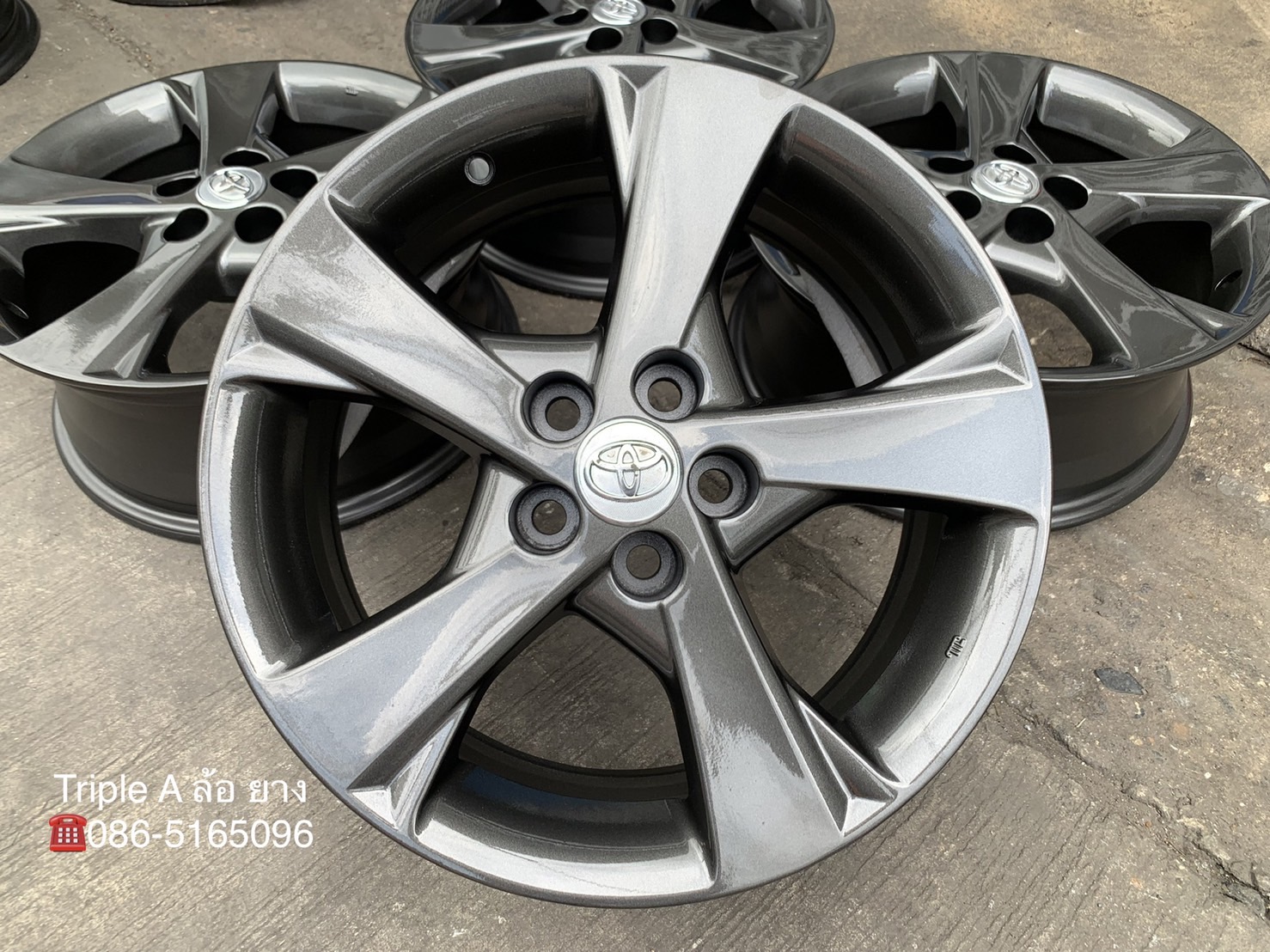 ล้อแม็ก 5รู100 Toyota Altis ขอบ 16 สีเทากัน ใส่กับ Altis ,Prius ,Wish ,Corona 5รู100 ได้เลย