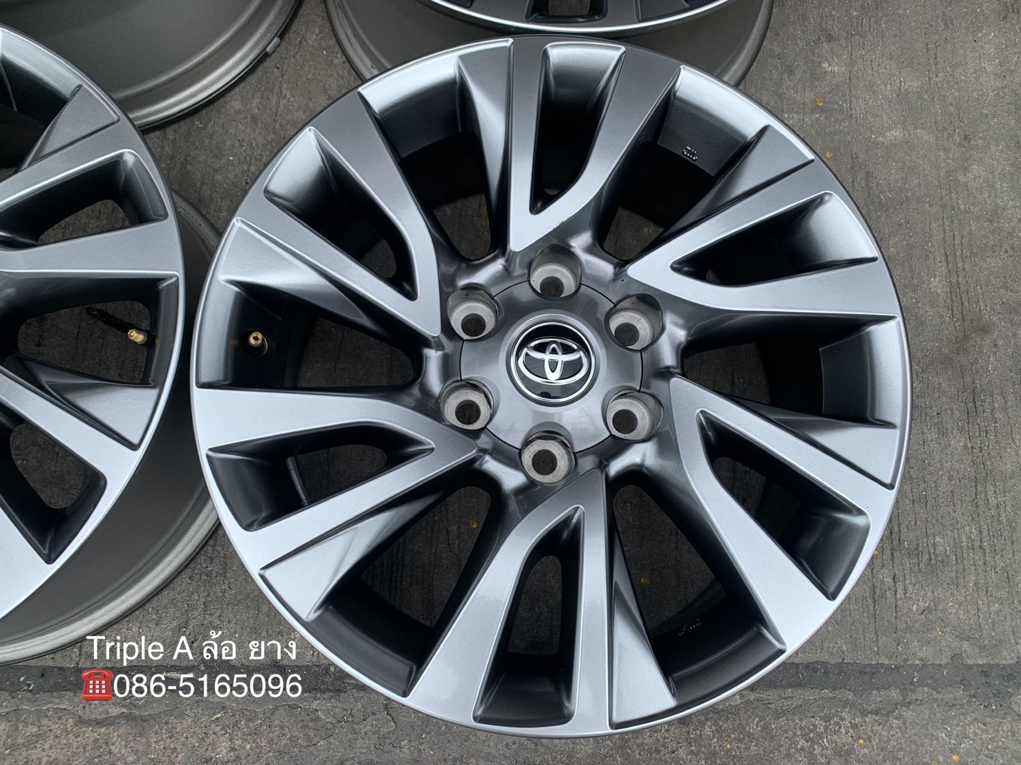 ล้อแม็กป้ายแดง Toyota Fortuner รุ่นใหม่ล่าสุด ขอบ 18 สีไฮเปอร์ สวยกริ๊บ ล้อแม็กป้ายแดง Toyota Fortuner รุ่นใหม่ล่าสุด ขอบ 18 สีไฮเปอร์ สวยกริ๊บ