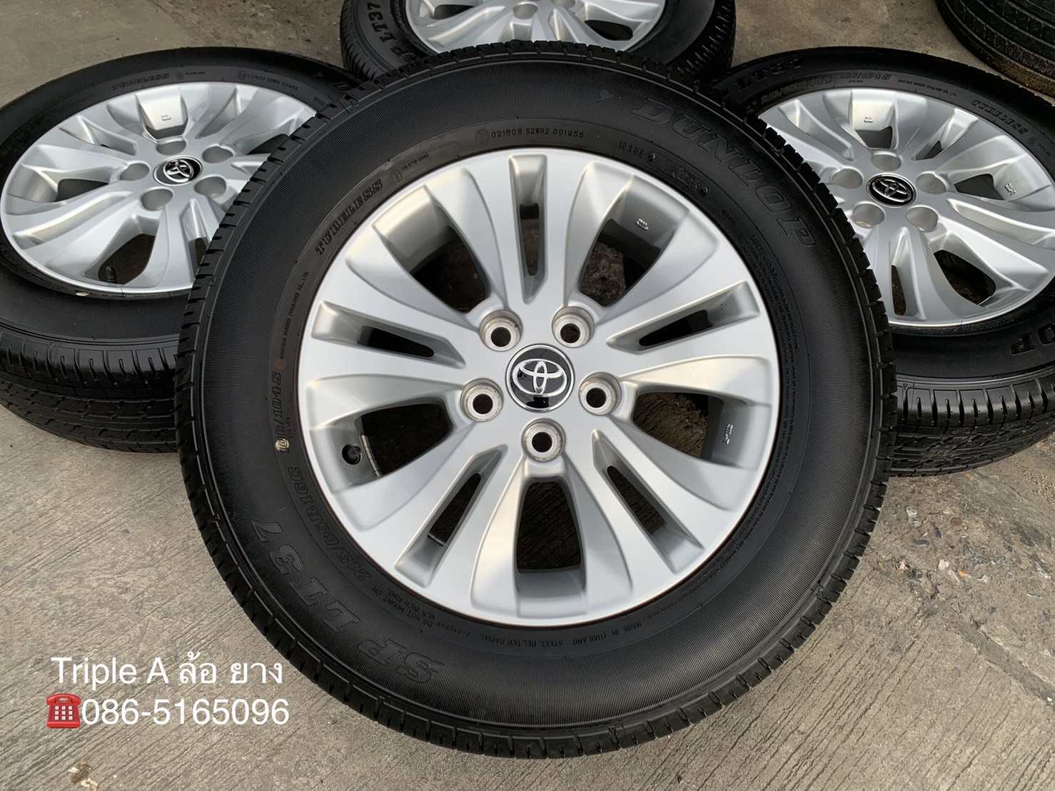 ล้อแม็ก 5รู114 Toyota Revo ขอบ 16 พร้อมยางน้องๆป้ายแดง 215-65-16 Dunlop ปี 19 สภาพสวย ล้อแม็ก 5รู114 Toyota Revo ขอบ 16 พร้อมยางน้องๆป้ายแดง 215-65-16 Dunlop ปี 19 สภาพสวย