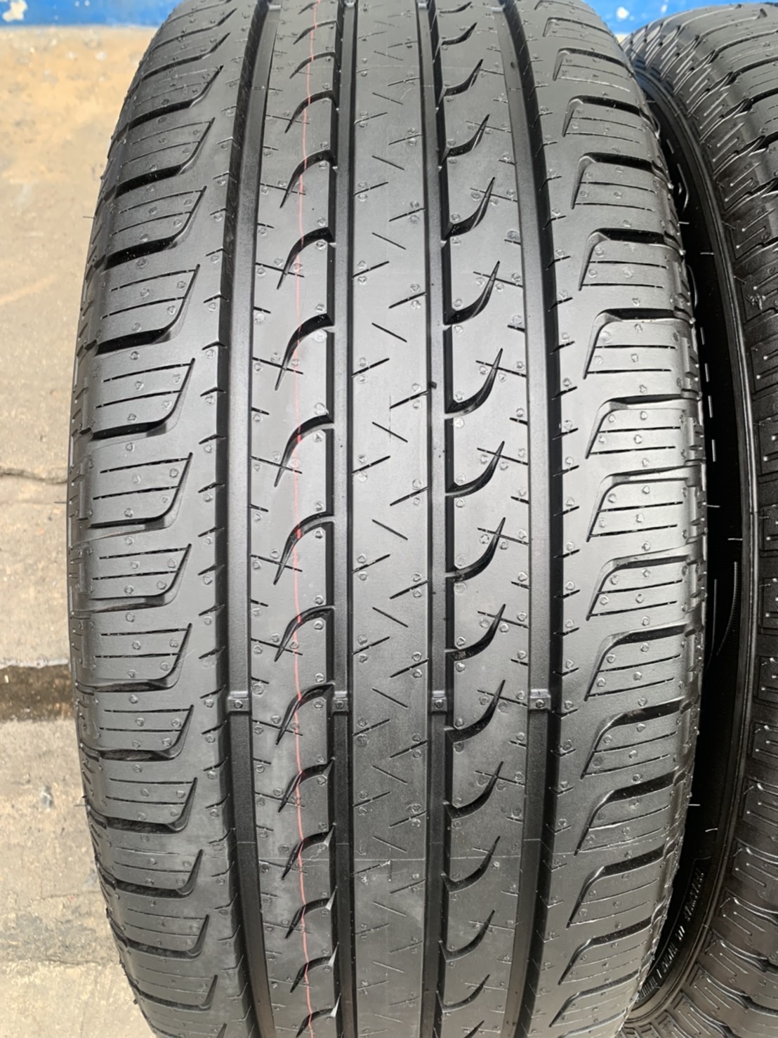 ยางใหม่ป้ายแดง 265-50-20 GoodYear ปี 21 ใหม่มาก เหมาะสำหรับ รถกระบะตัวสูง และ SUV ทุกรุ่น