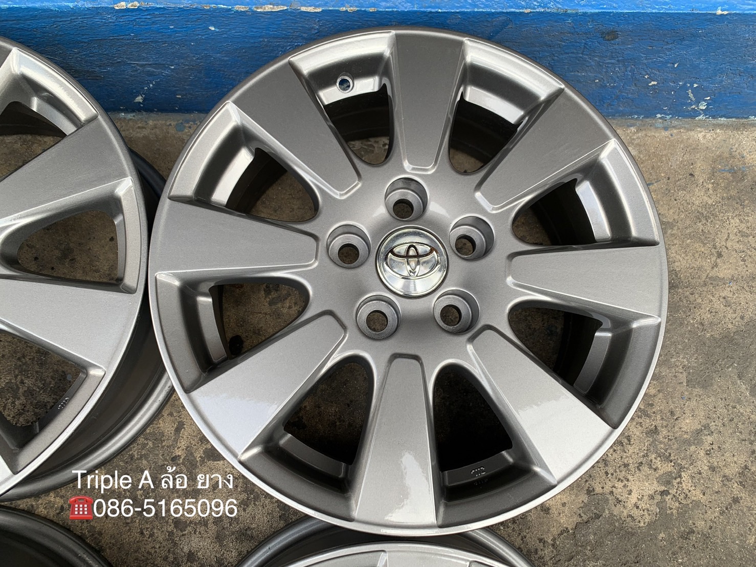 ล้อแม็ก Toyota Camry ขอบ 16 สีเทากัน ล้อแม็ก Toyota Camry ขอบ 16 สีเทากัน