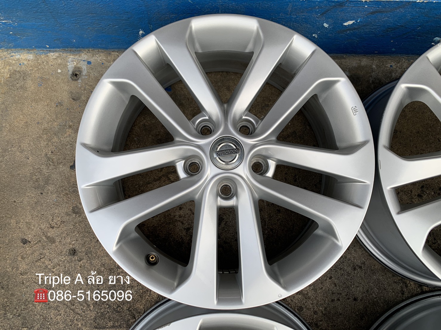 ล้อแม็ก 5รู114 Nissan Juke ขอบ 17 สีบอร์น ล้อแม็ก 5รู114 Nissan Juke ขอบ 17 สีบอร์น